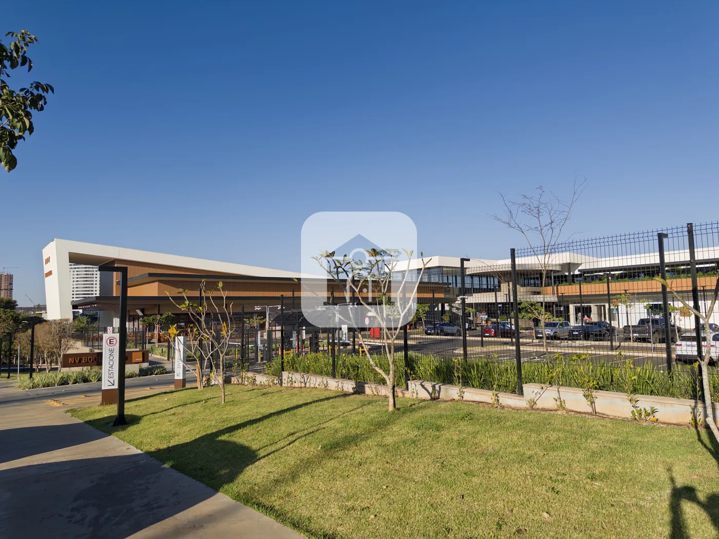 Comprar Comercial / Loja Condom&iacute;nio em Uberl&acirc;ndia - Foto 2