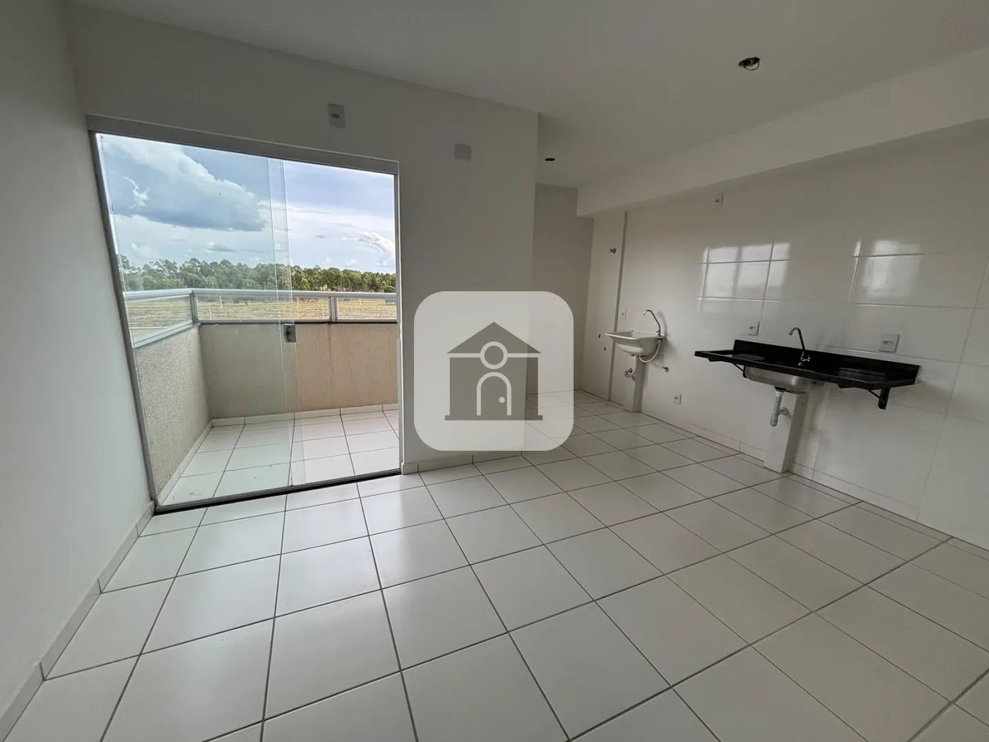 Comprar Apartamento / Padr&atilde;o em Uberl&acirc;ndia R$ 200.000,00 - Foto 4