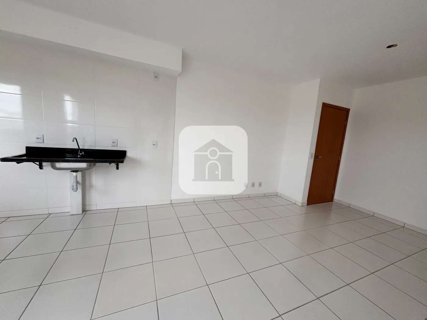 Comprar Apartamento / Padr&atilde;o em Uberl&acirc;ndia R$ 200.000,00 - Foto 2