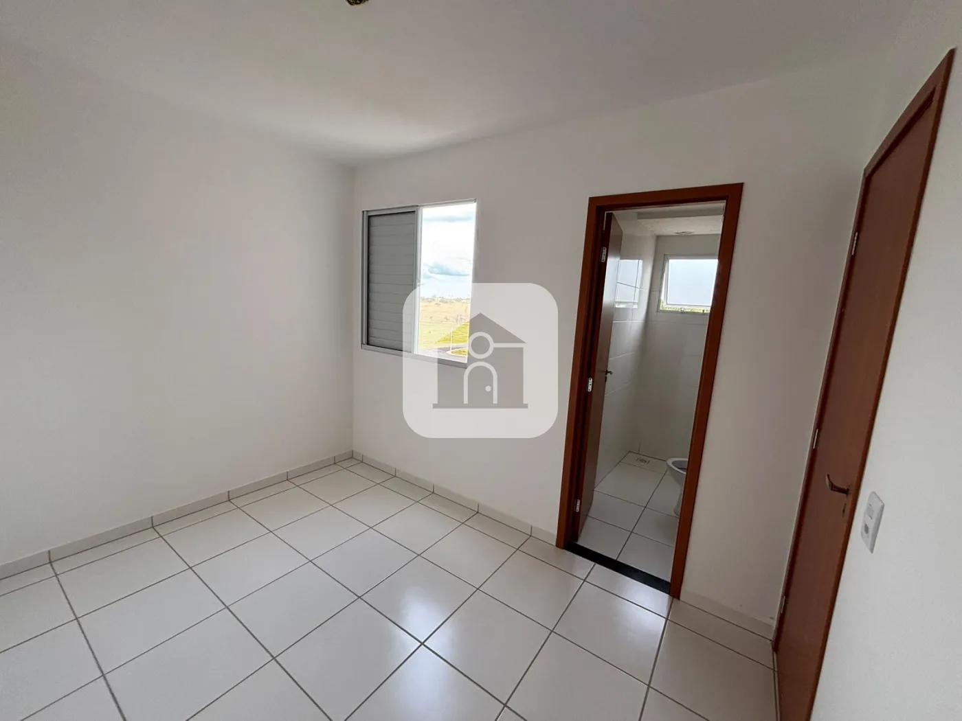 Comprar Apartamento / Padr&atilde;o em Uberl&acirc;ndia R$ 200.000,00 - Foto 7