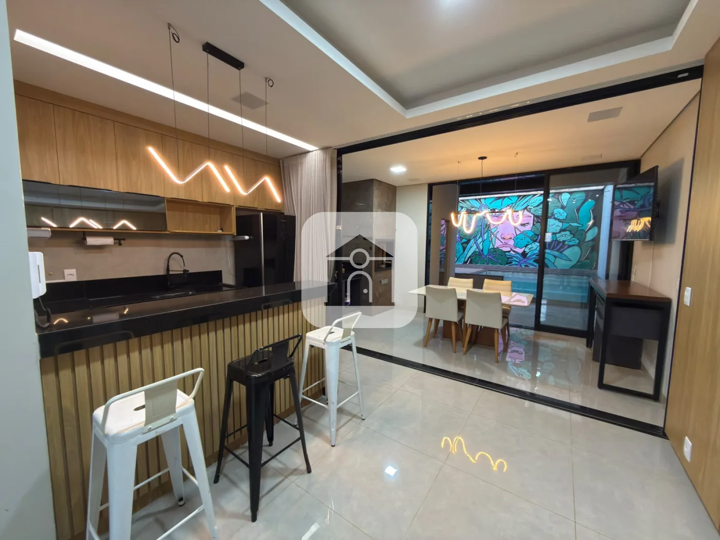 Alugar Casa / Padr&atilde;o em Uberl&acirc;ndia R$ 5.500,00 - Foto 1