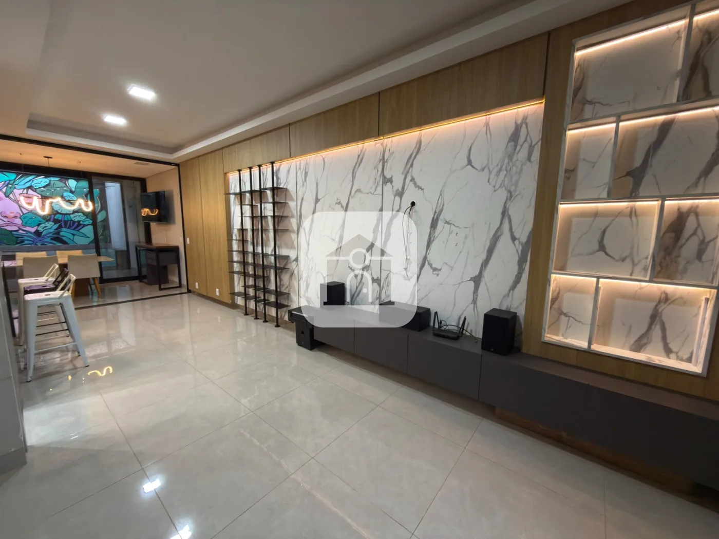 Alugar Casa / Padr&atilde;o em Uberl&acirc;ndia R$ 5.500,00 - Foto 2