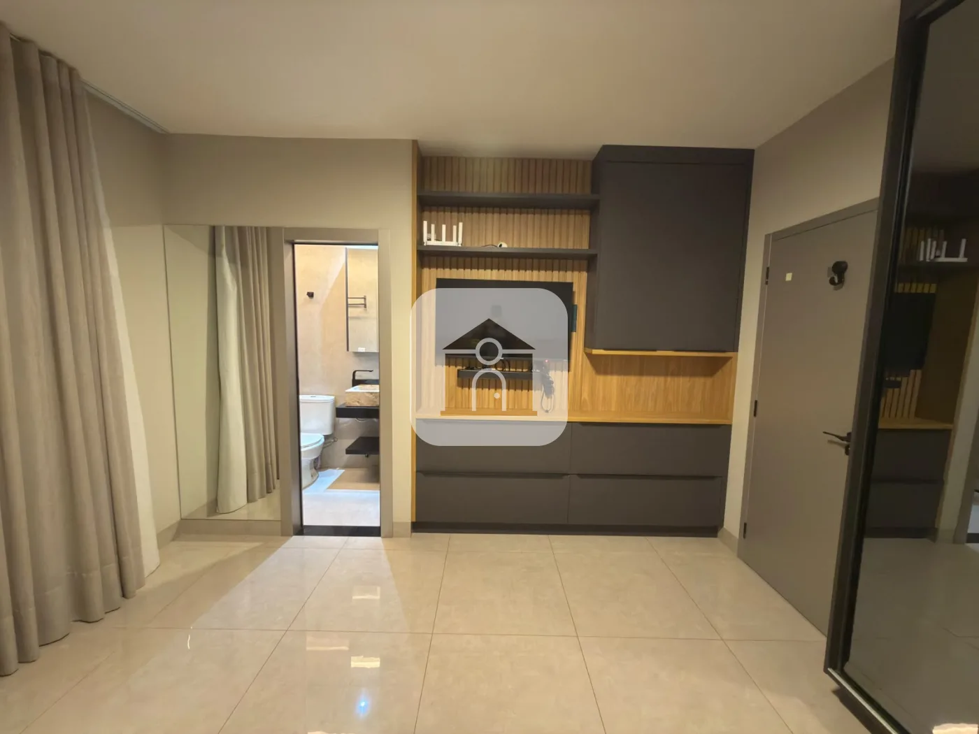 Alugar Casa / Padr&atilde;o em Uberl&acirc;ndia R$ 5.500,00 - Foto 16