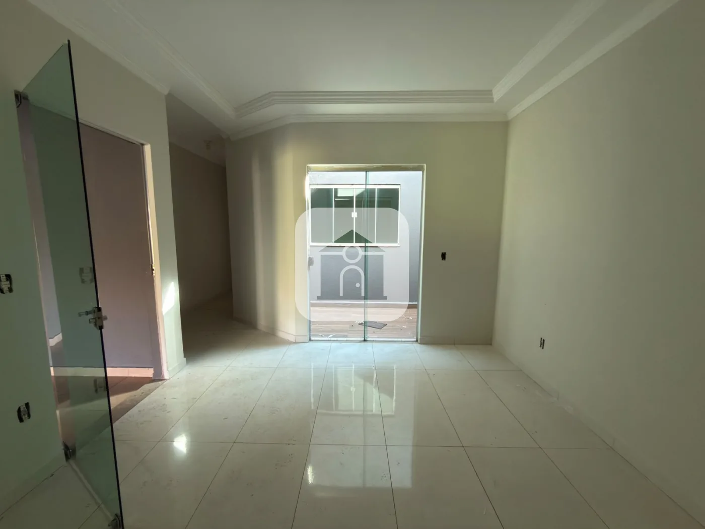 Alugar Casa / Padr&atilde;o em Uberl&acirc;ndia R$ 2.600,00 - Foto 1