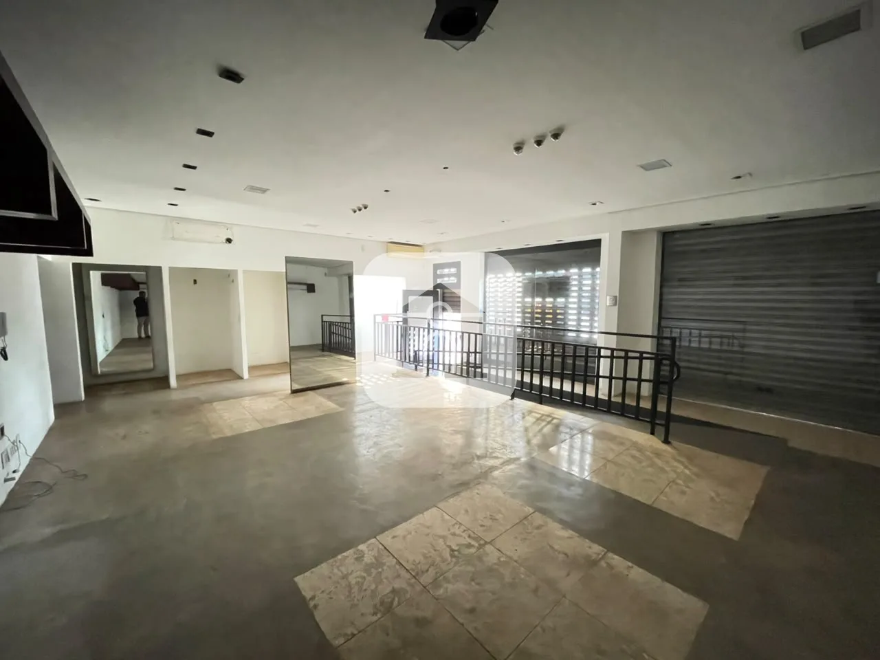 Alugar Comercial / Loja em Uberl&acirc;ndia R$ 3.400,00 - Foto 1