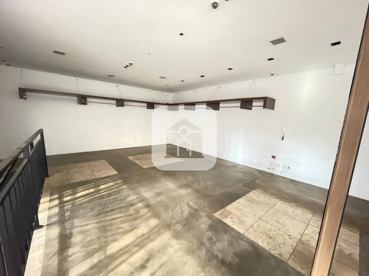 Alugar Comercial / Loja em Uberl&acirc;ndia R$ 3.400,00 - Foto 4