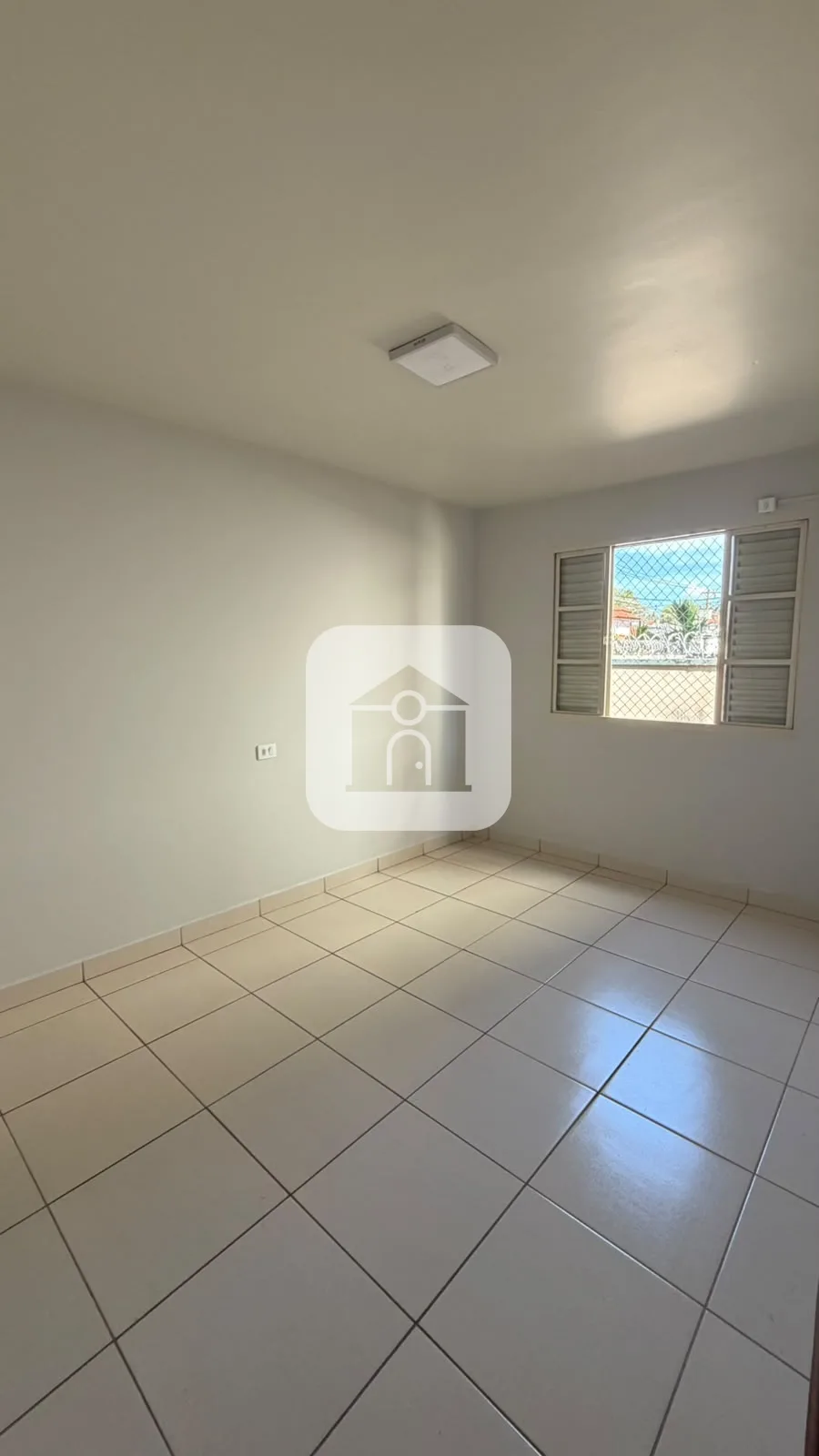 Comprar Apartamento / Padr&atilde;o em Uberl&acirc;ndia R$ 330.000,00 - Foto 9