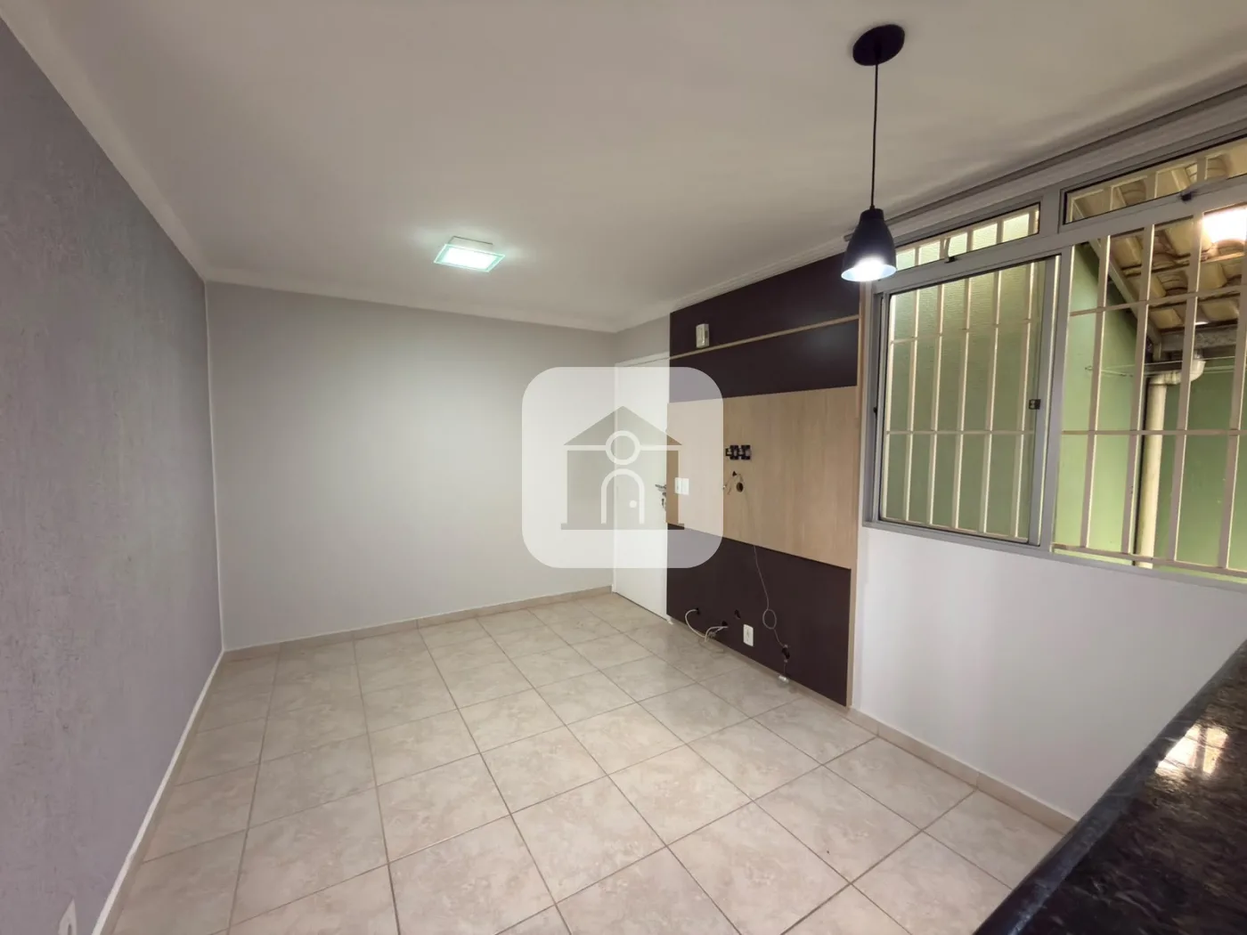 Alugar Apartamento / Padr&atilde;o em Uberl&acirc;ndia R$ 1.600,00 - Foto 2