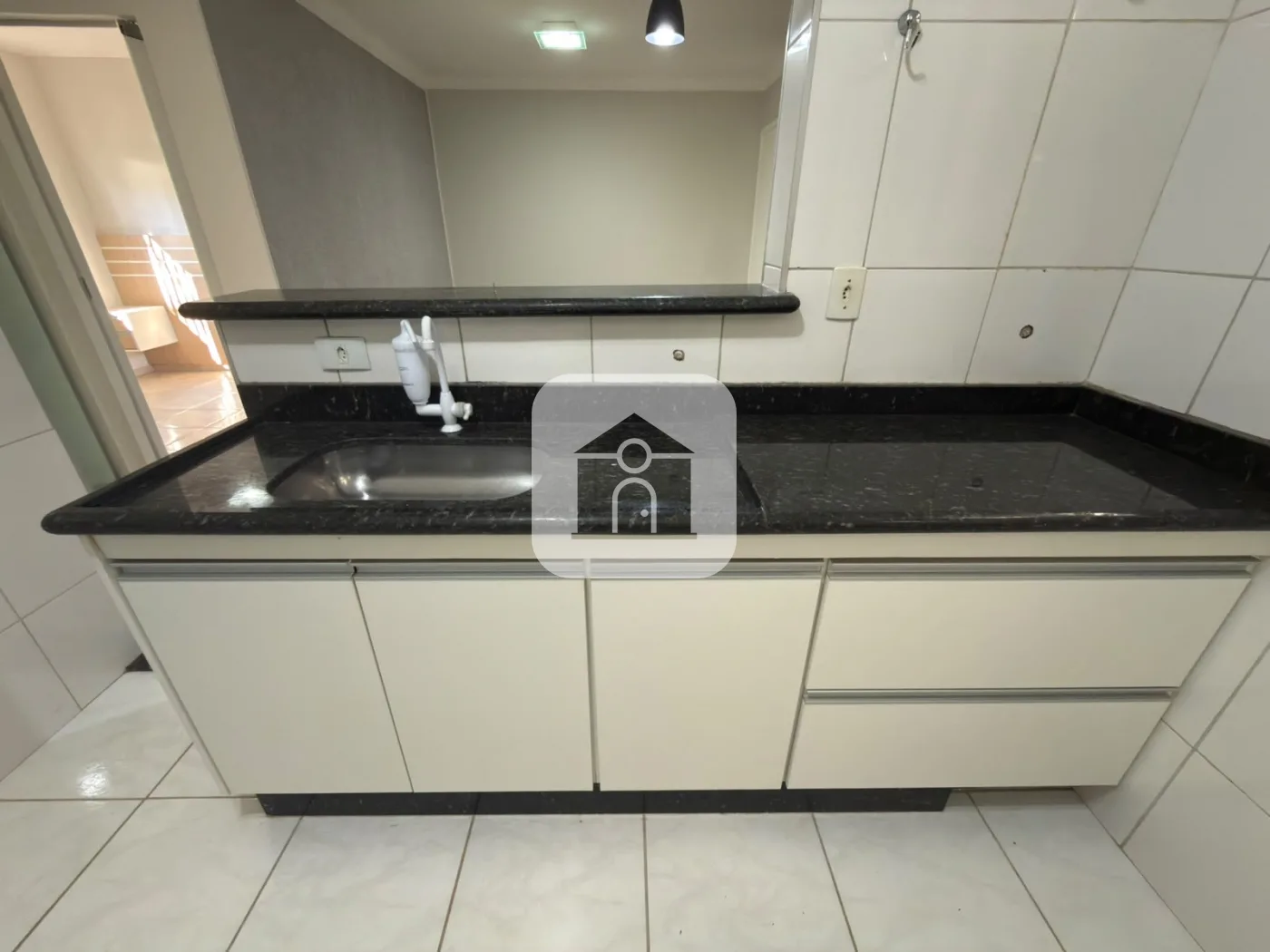 Alugar Apartamento / Padr&atilde;o em Uberl&acirc;ndia R$ 1.600,00 - Foto 6