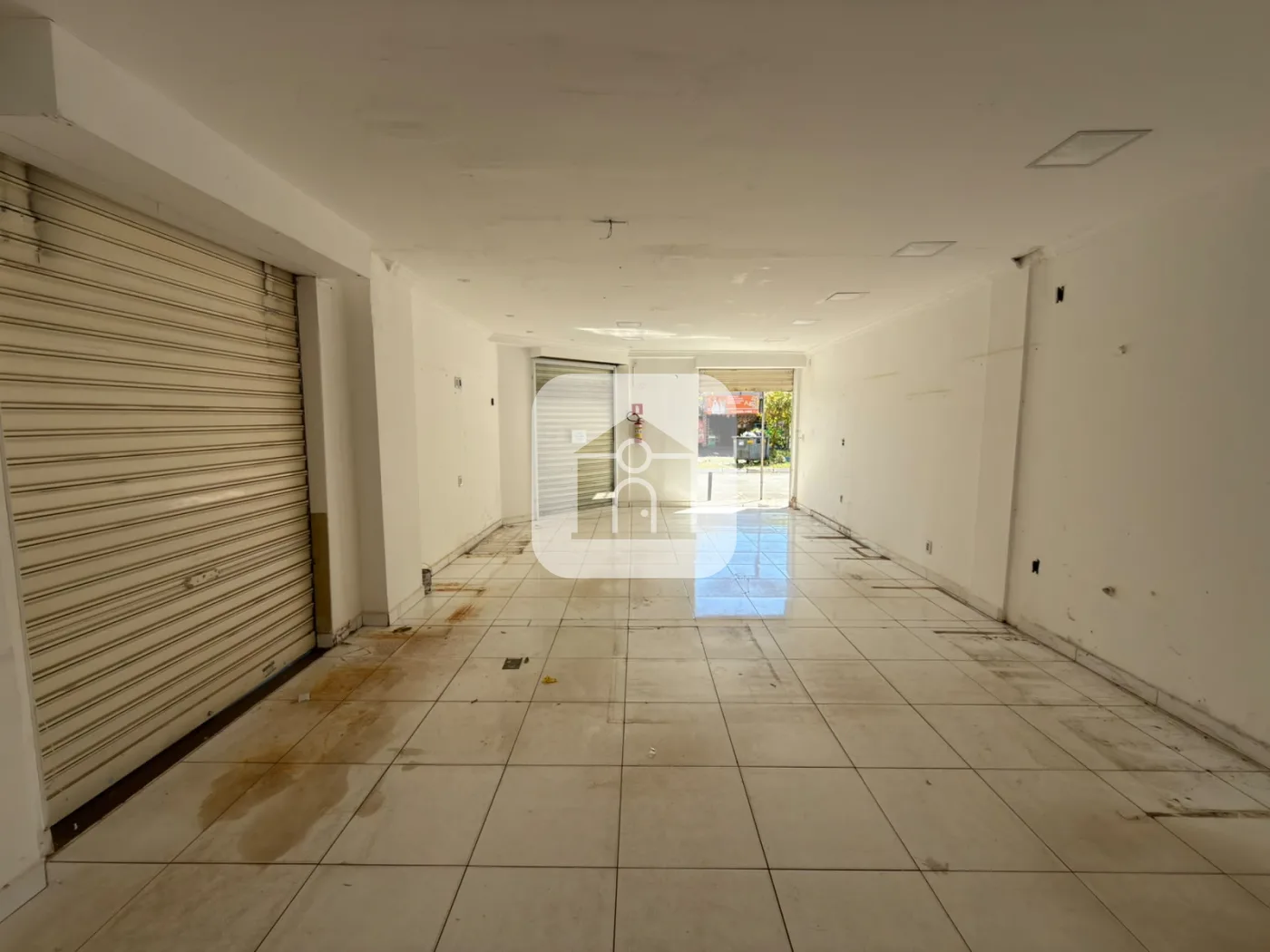 Alugar Comercial / Loja em Uberl&acirc;ndia R$ 3.000,00 - Foto 6