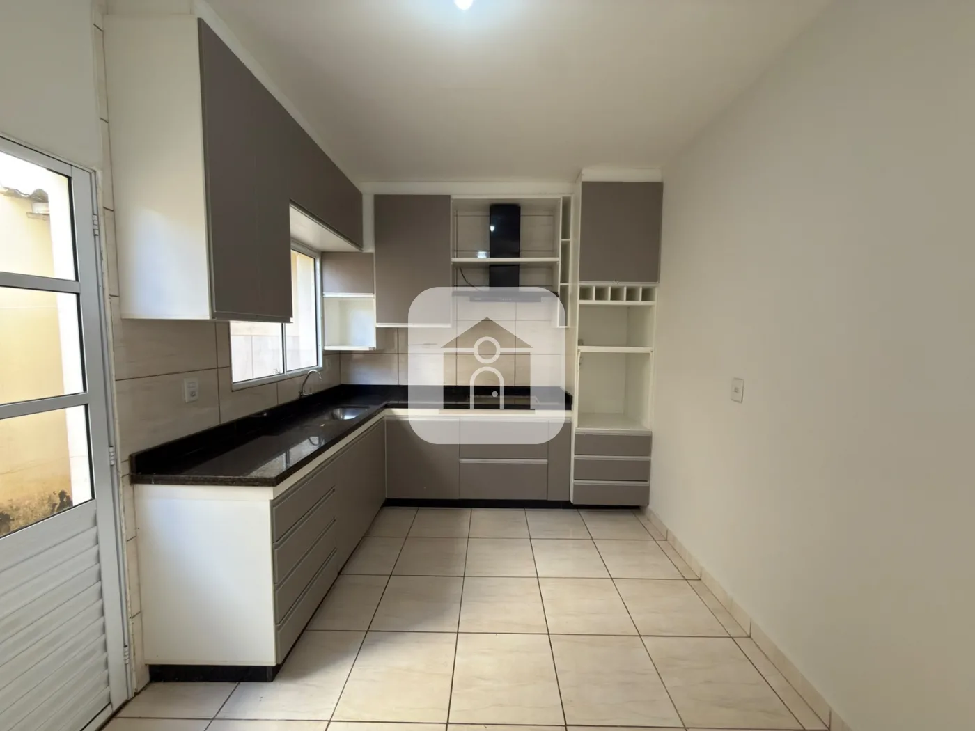 Alugar Casa / Padr&atilde;o em Uberl&acirc;ndia R$ 1.300,00 - Foto 6
