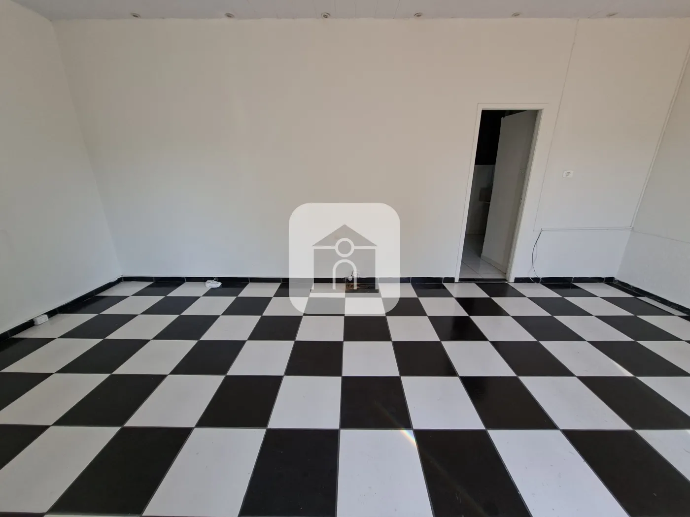 Alugar Comercial / Loja em Uberl&acirc;ndia R$ 1.800,00 - Foto 3