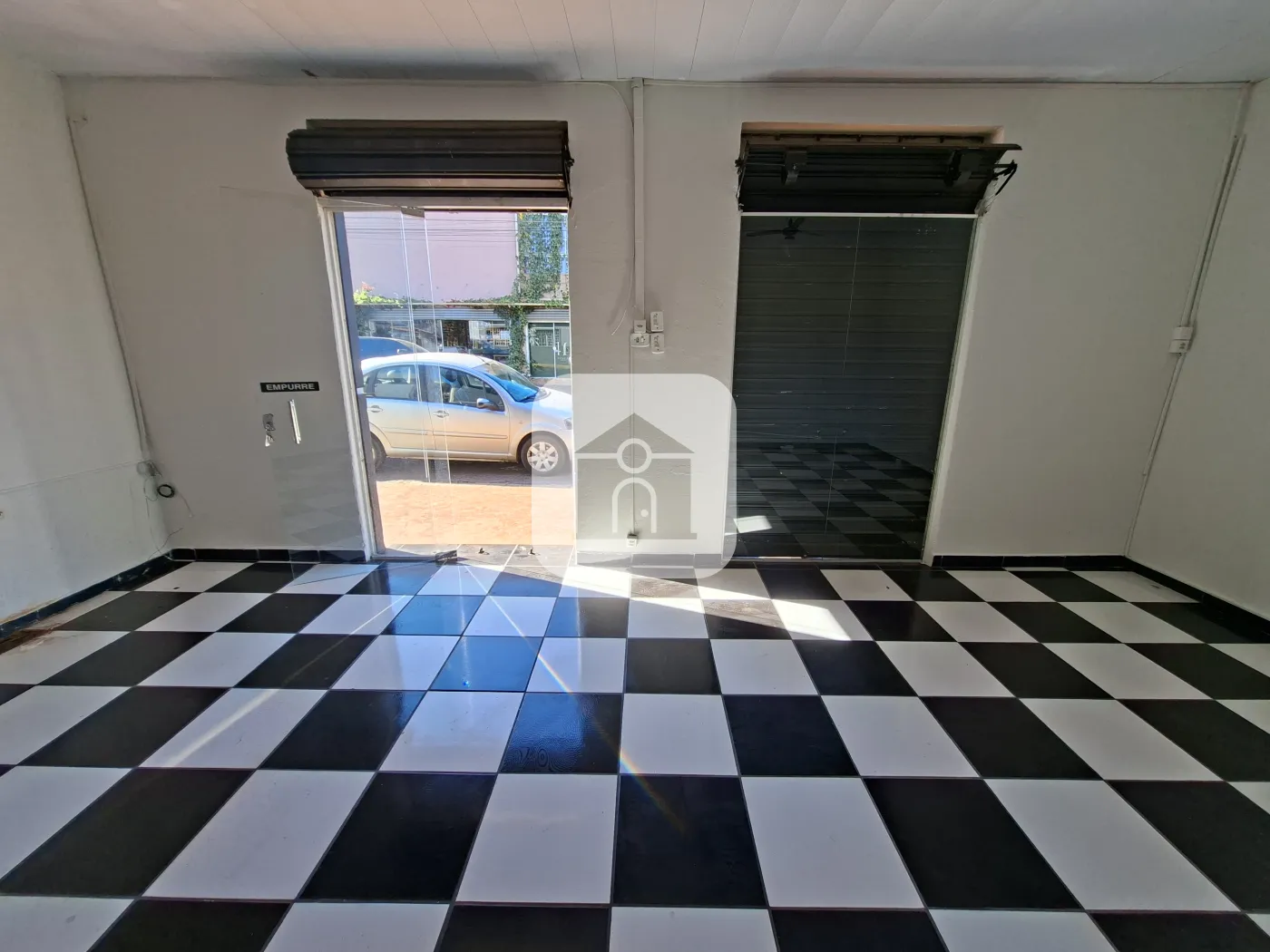 Alugar Comercial / Loja em Uberl&acirc;ndia R$ 1.800,00 - Foto 4