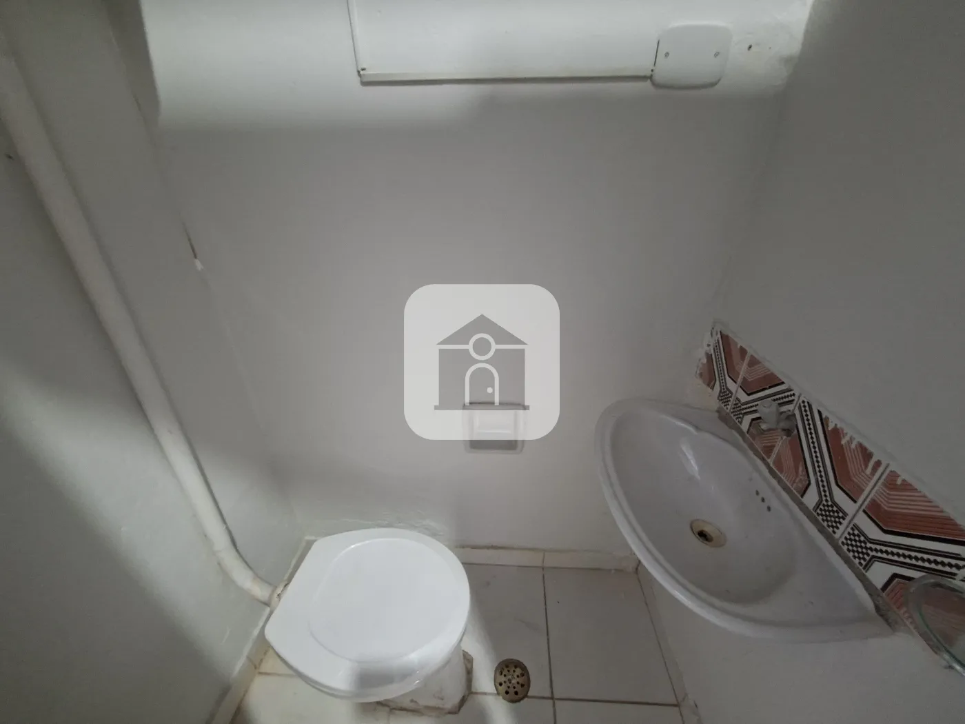 Alugar Comercial / Loja em Uberl&acirc;ndia R$ 1.800,00 - Foto 7