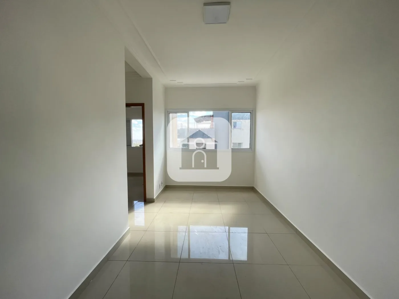 Alugar Apartamento / Padr&atilde;o em Uberl&acirc;ndia R$ 1.450,00 - Foto 2