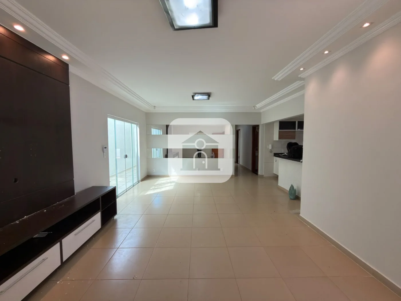 Alugar Casa / Padr&atilde;o em Uberl&acirc;ndia R$ 4.500,00 - Foto 4