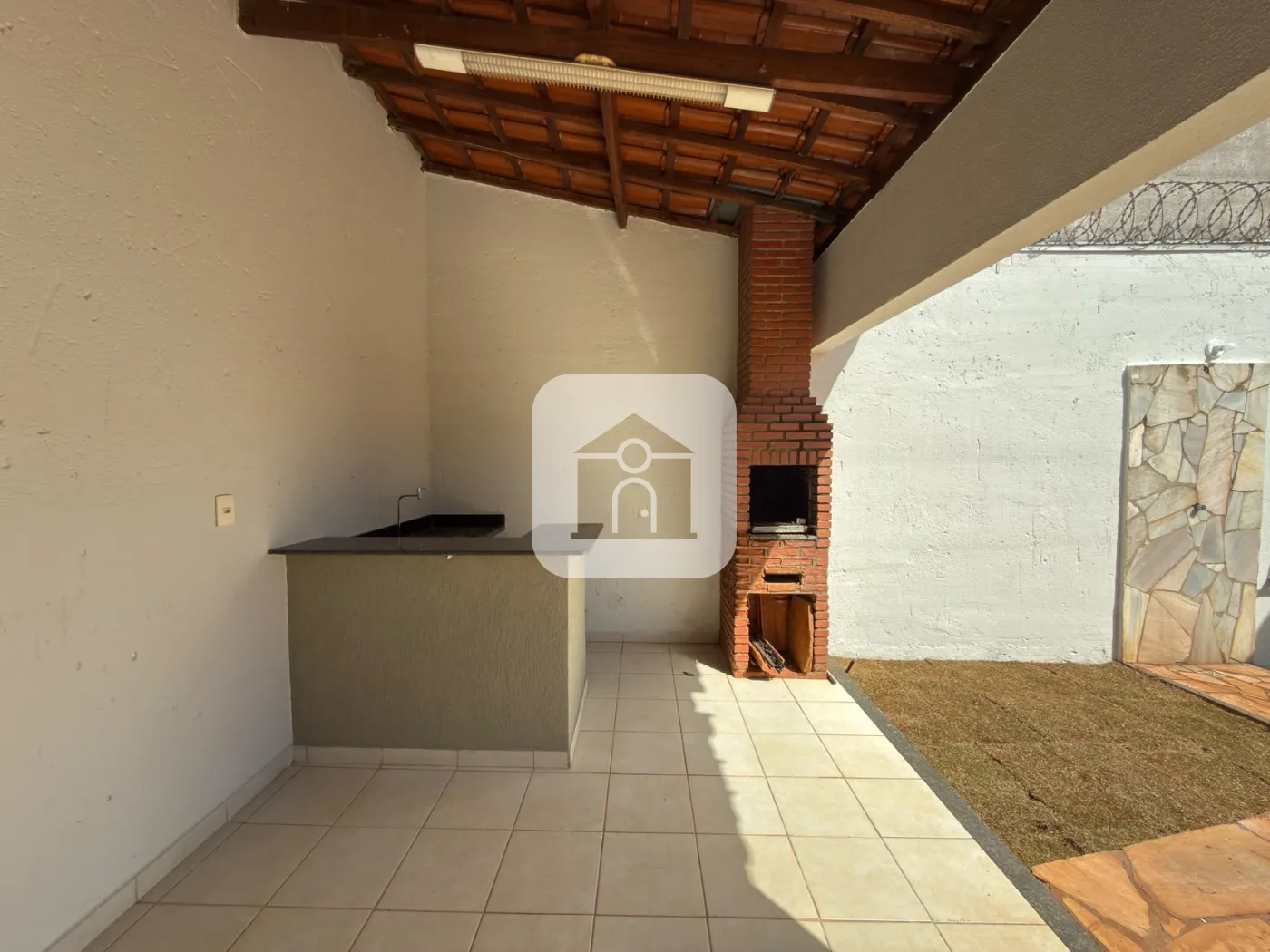 Alugar Casa / Padr&atilde;o em Uberl&acirc;ndia R$ 4.500,00 - Foto 25