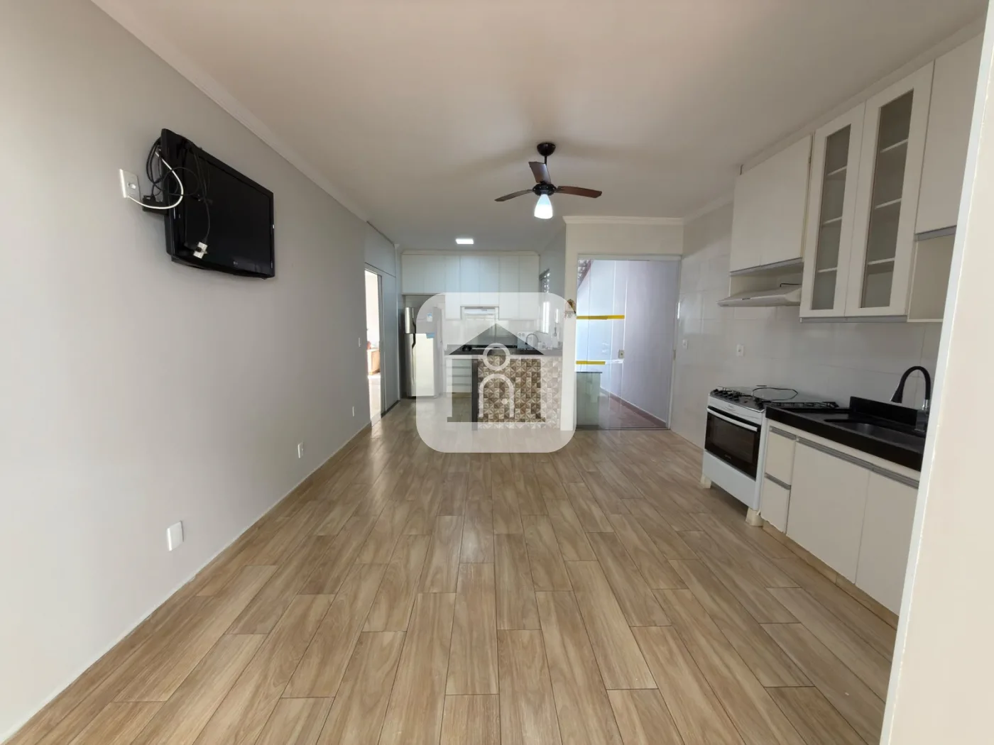 Alugar Casa / Padr&atilde;o em Uberl&acirc;ndia R$ 3.100,00 - Foto 3