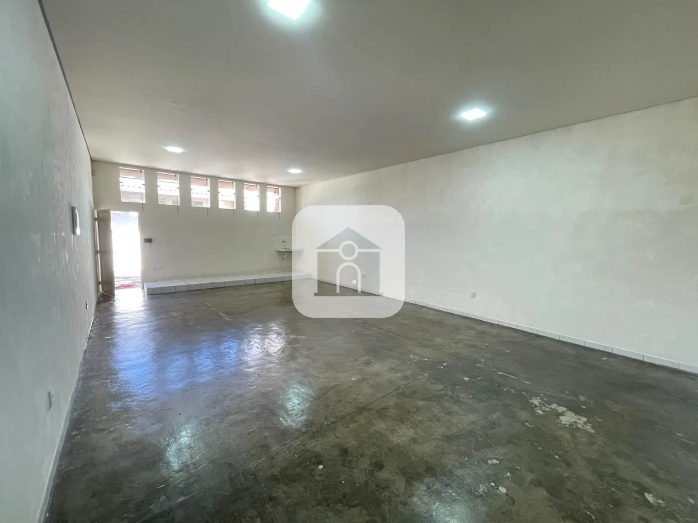 Alugar Comercial / Sala Comercial em Uberl&acirc;ndia R$ 2.500,00 - Foto 3