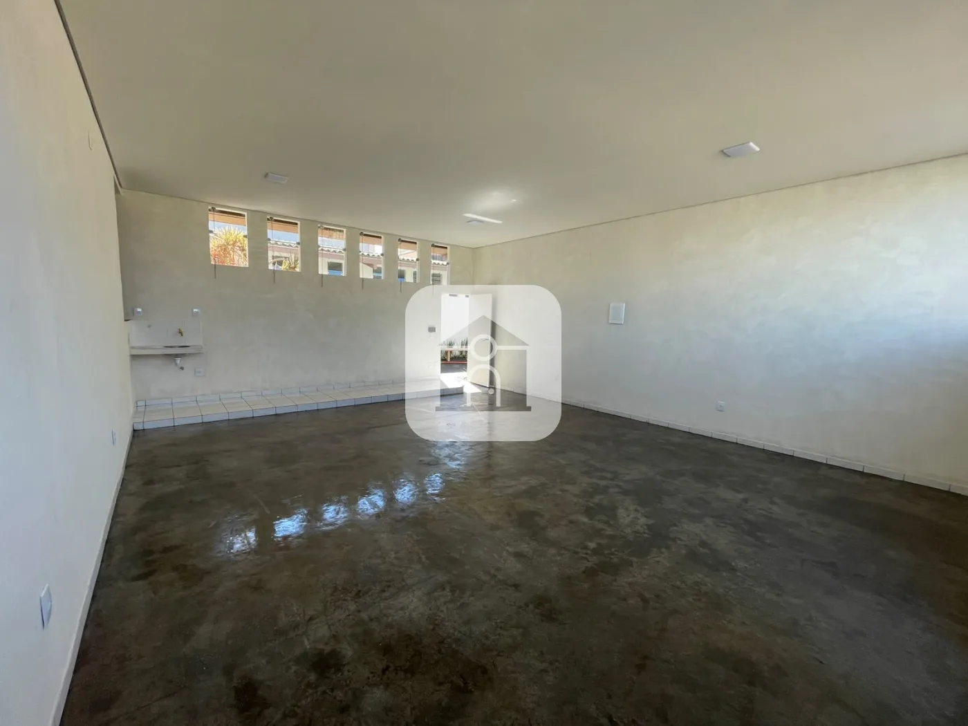 Alugar Comercial / Sala Comercial em Uberl&acirc;ndia R$ 2.500,00 - Foto 4