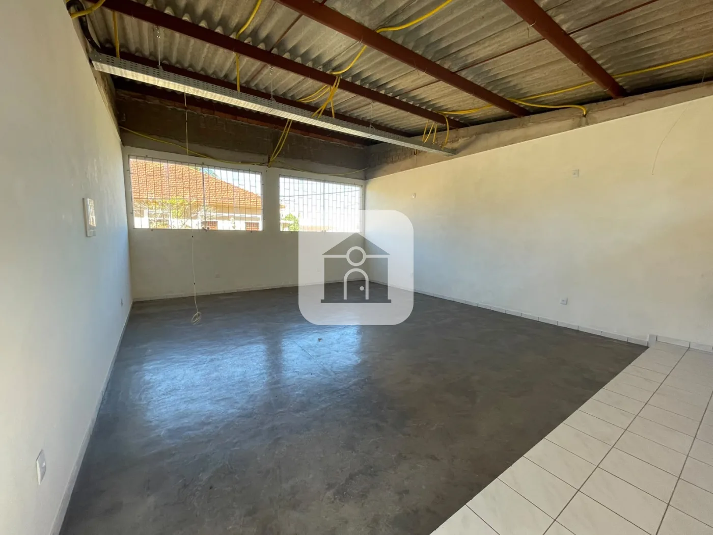 Alugar Comercial / Sala Comercial em Uberl&acirc;ndia R$ 2.500,00 - Foto 2