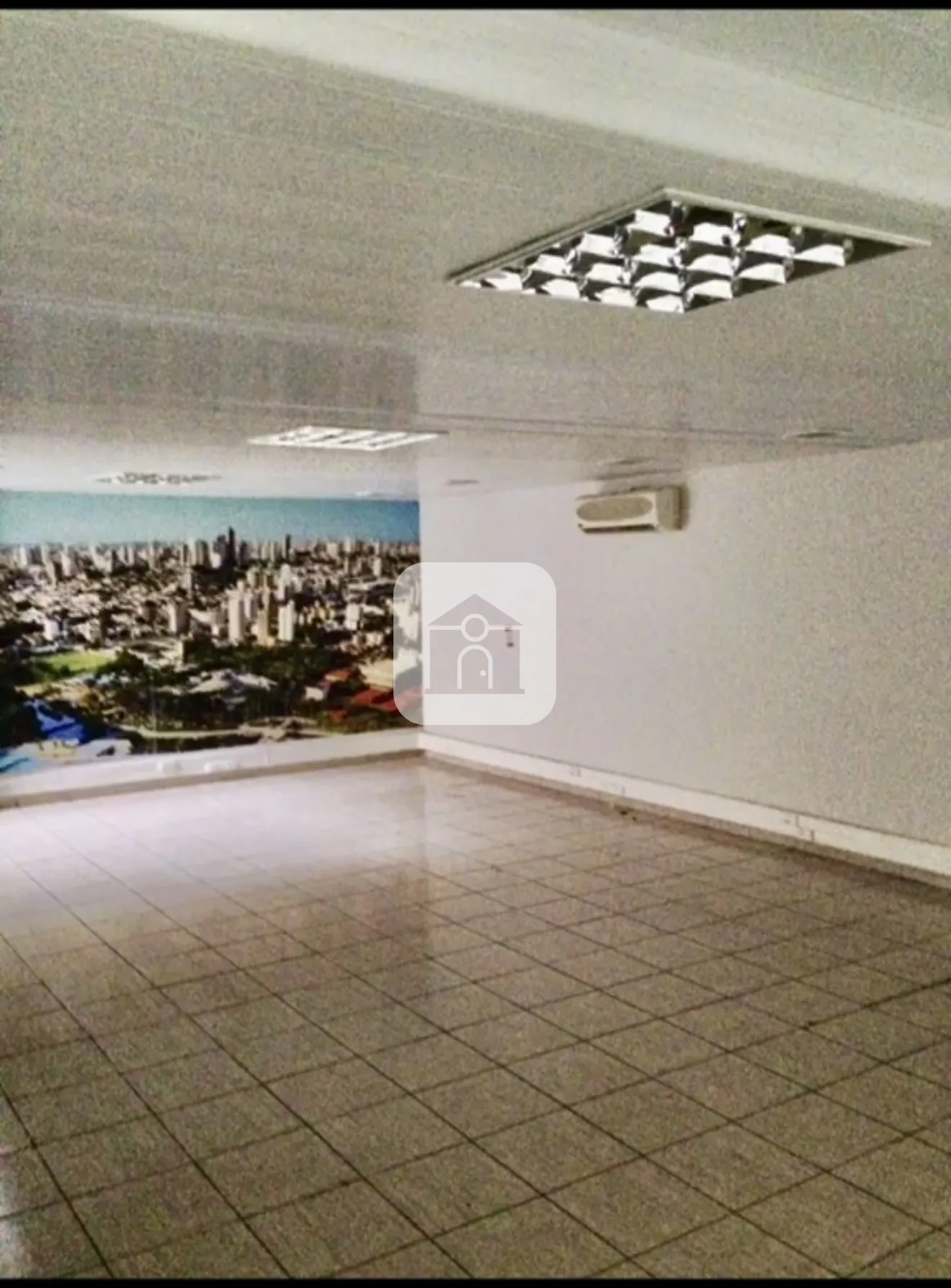 Alugar Comercial / Loja Condom&iacute;nio em Uberl&acirc;ndia R$ 2.500,00 - Foto 1