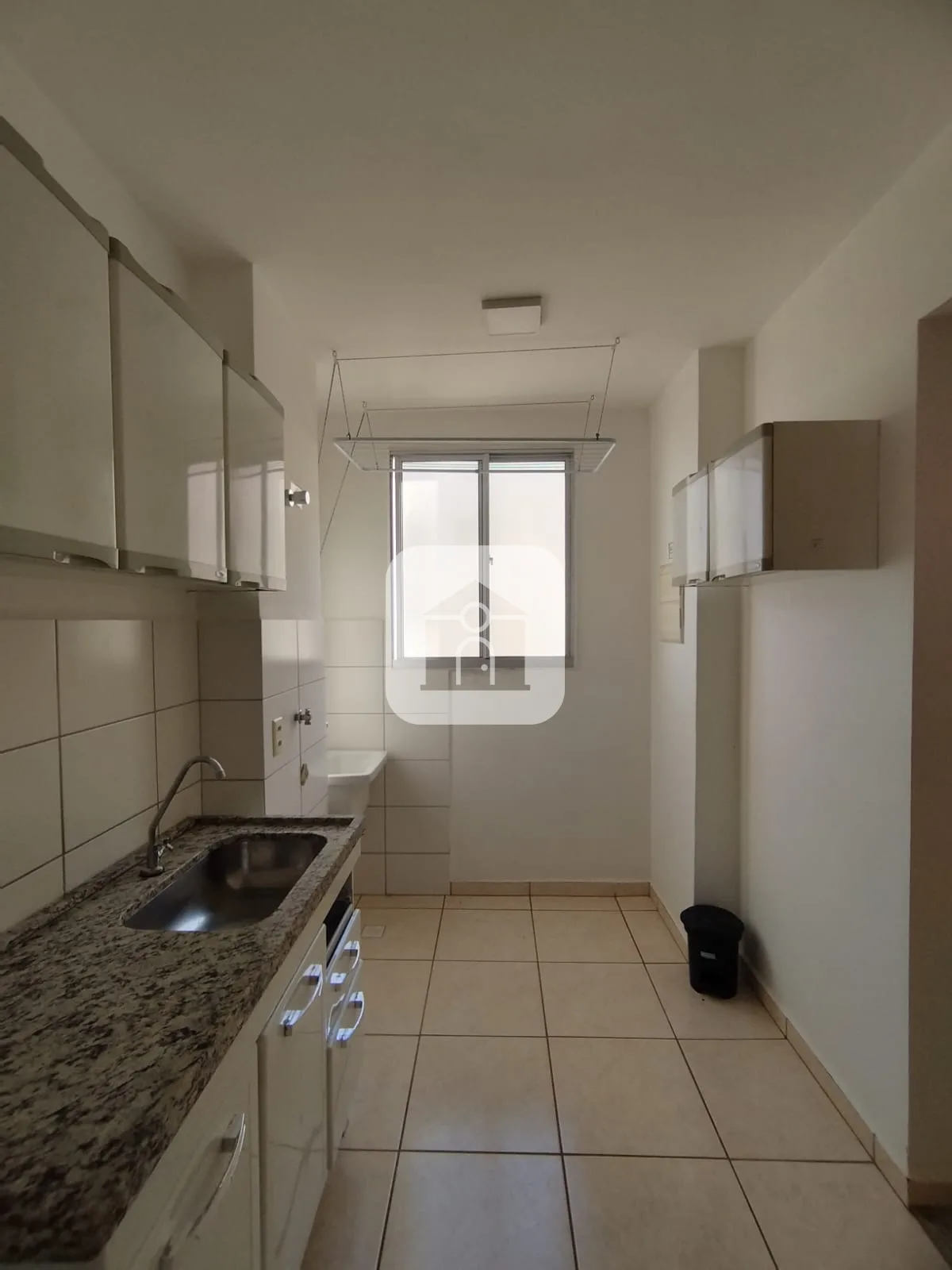 Alugar Apartamento / Padr&atilde;o em Uberl&acirc;ndia R$ 1.100,00 - Foto 2