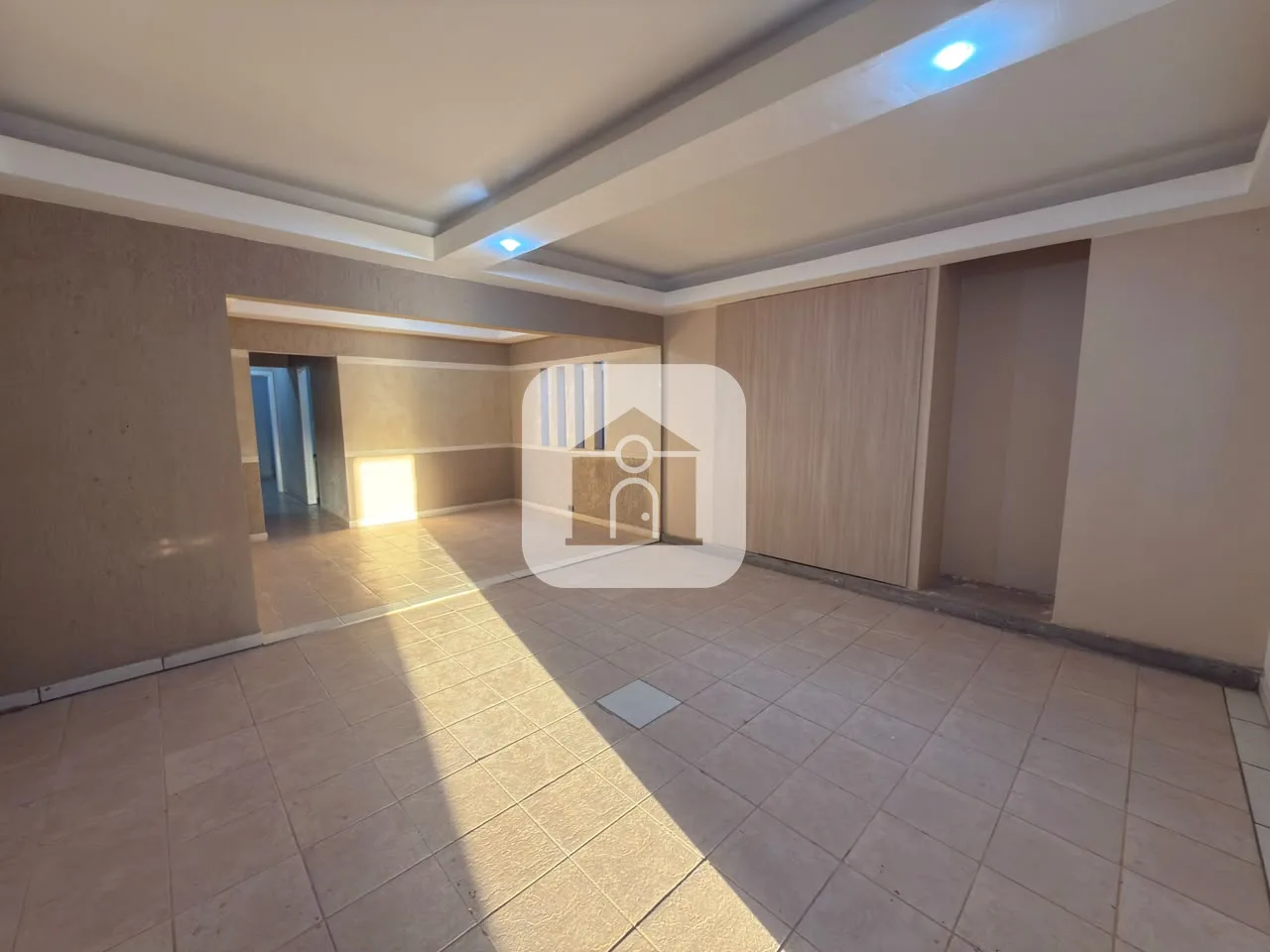 Alugar Casa / Padr&atilde;o em Uberl&acirc;ndia R$ 3.000,00 - Foto 1