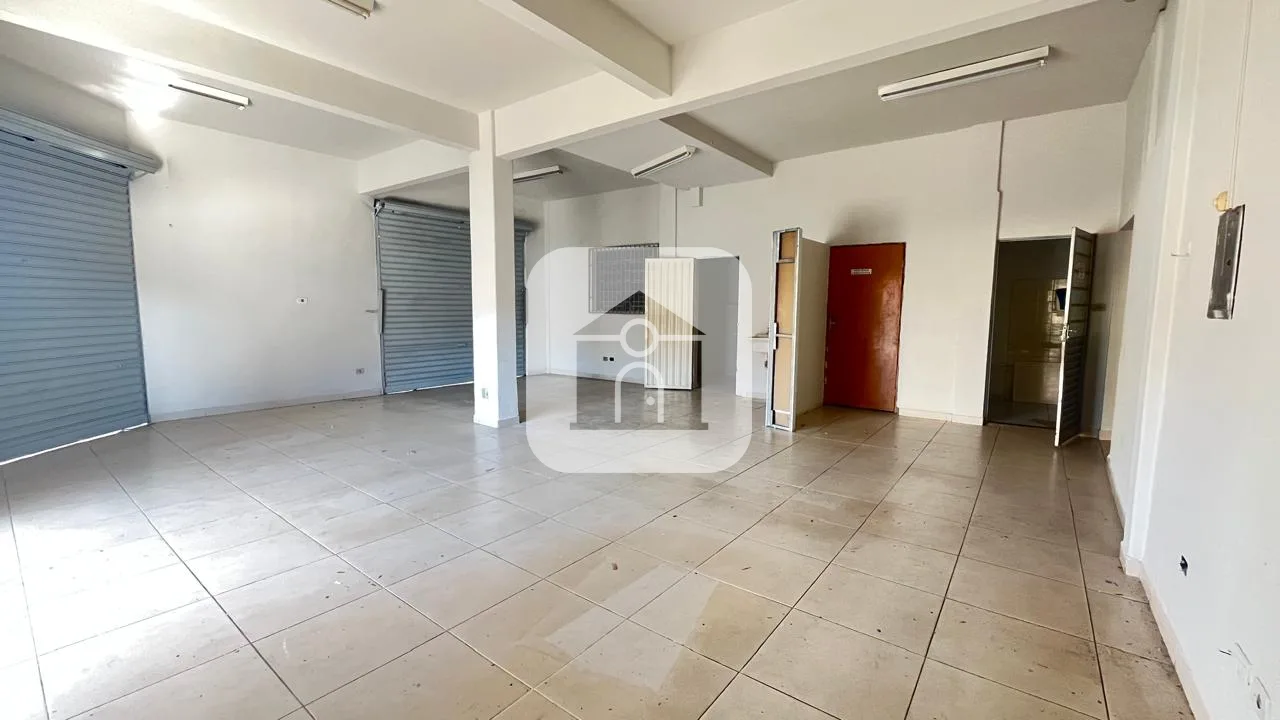 Alugar Comercial / Loja em Uberl&acirc;ndia R$ 4.000,00 - Foto 4