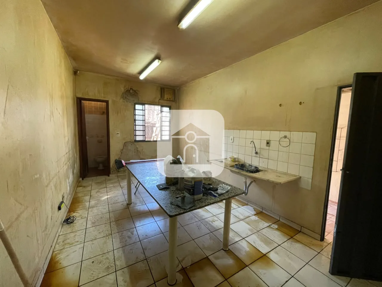 Alugar Comercial / Loja em Uberl&acirc;ndia R$ 1.100,00 - Foto 6