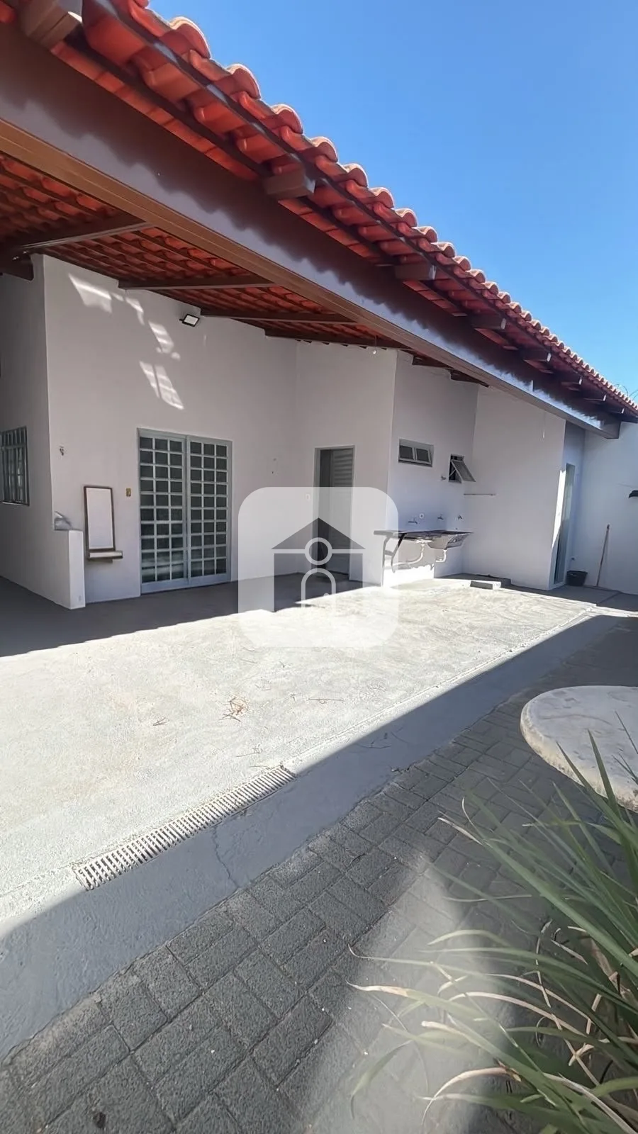 Alugar Casa / Padr&atilde;o em Uberl&acirc;ndia R$ 2.500,00 - Foto 1