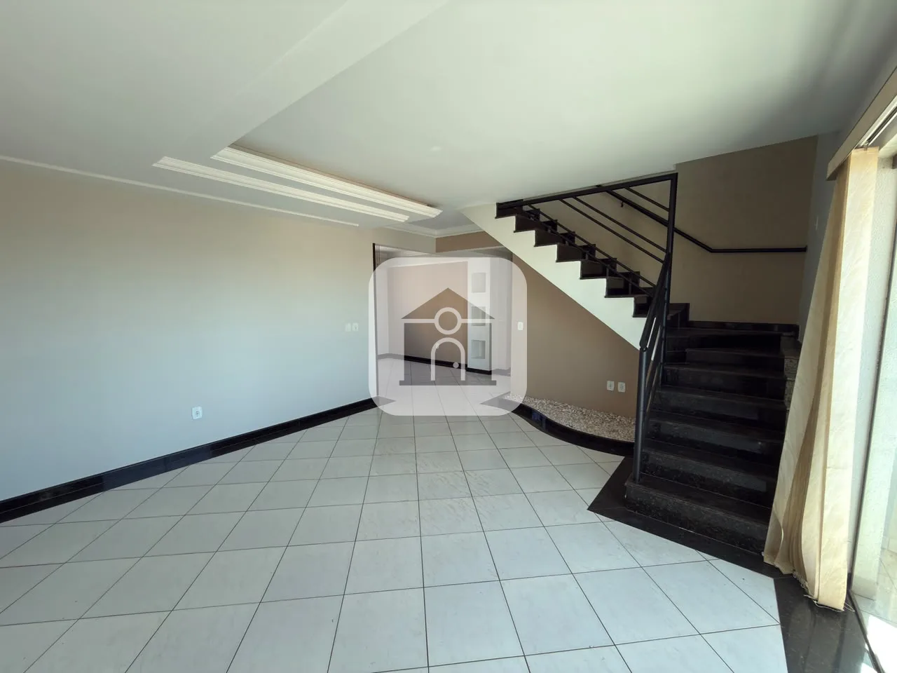 Alugar Apartamento / Cobertura em Uberl&acirc;ndia R$ 3.900,00 - Foto 1