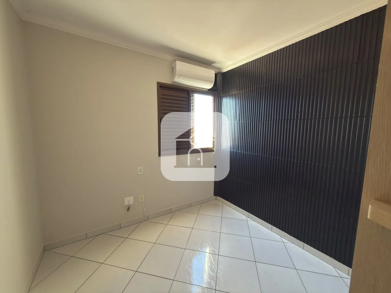 Alugar Apartamento / Cobertura em Uberl&acirc;ndia R$ 3.900,00 - Foto 8