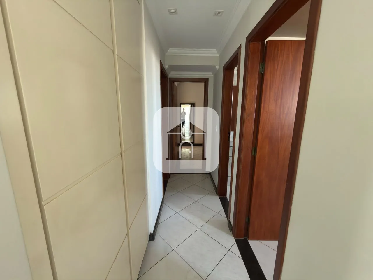 Alugar Apartamento / Cobertura em Uberl&acirc;ndia R$ 3.900,00 - Foto 6