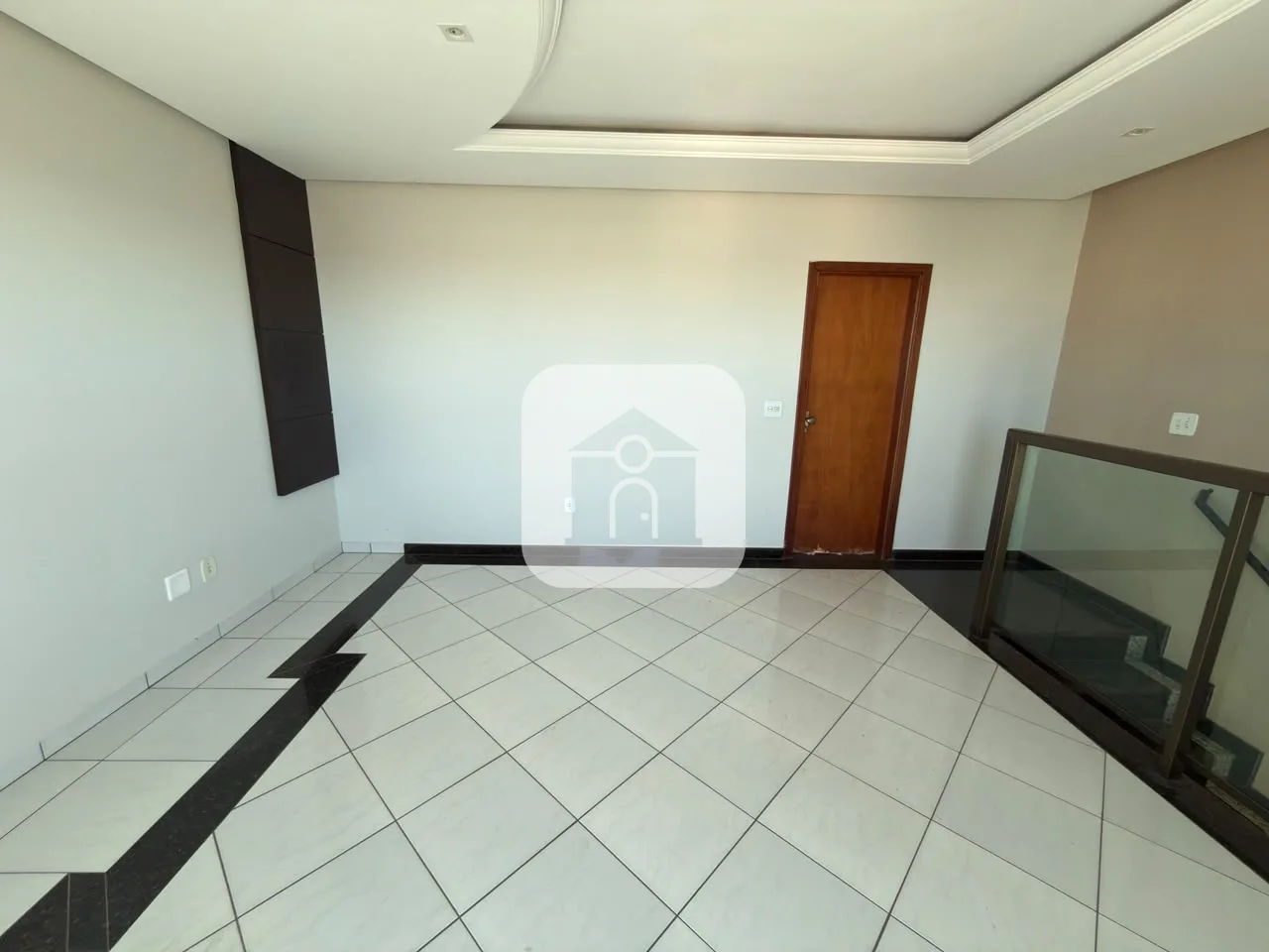 Alugar Apartamento / Cobertura em Uberl&acirc;ndia R$ 3.900,00 - Foto 3