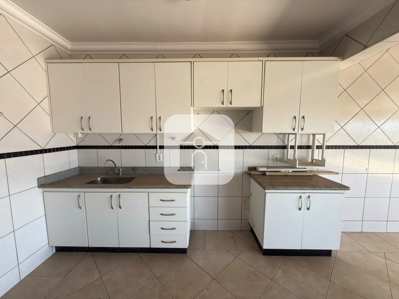 Alugar Apartamento / Cobertura em Uberl&acirc;ndia R$ 3.900,00 - Foto 27