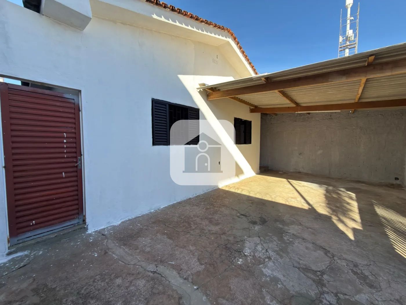 Alugar Casa / Padr&atilde;o em Uberl&acirc;ndia R$ 2.200,00 - Foto 1