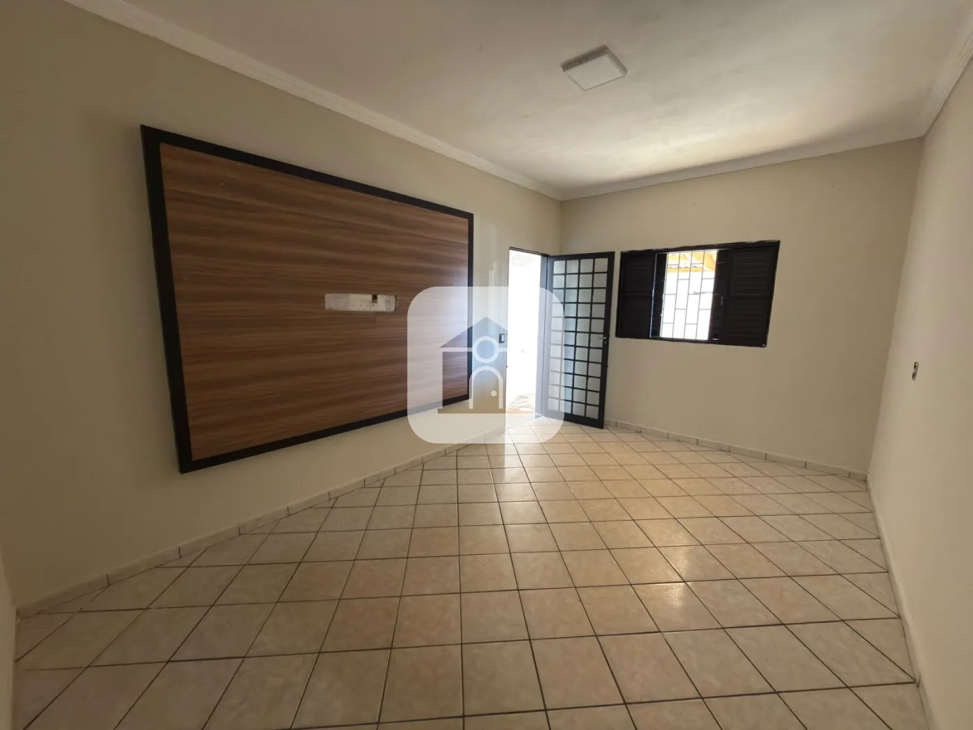 Alugar Casa / Padr&atilde;o em Uberl&acirc;ndia R$ 2.200,00 - Foto 3