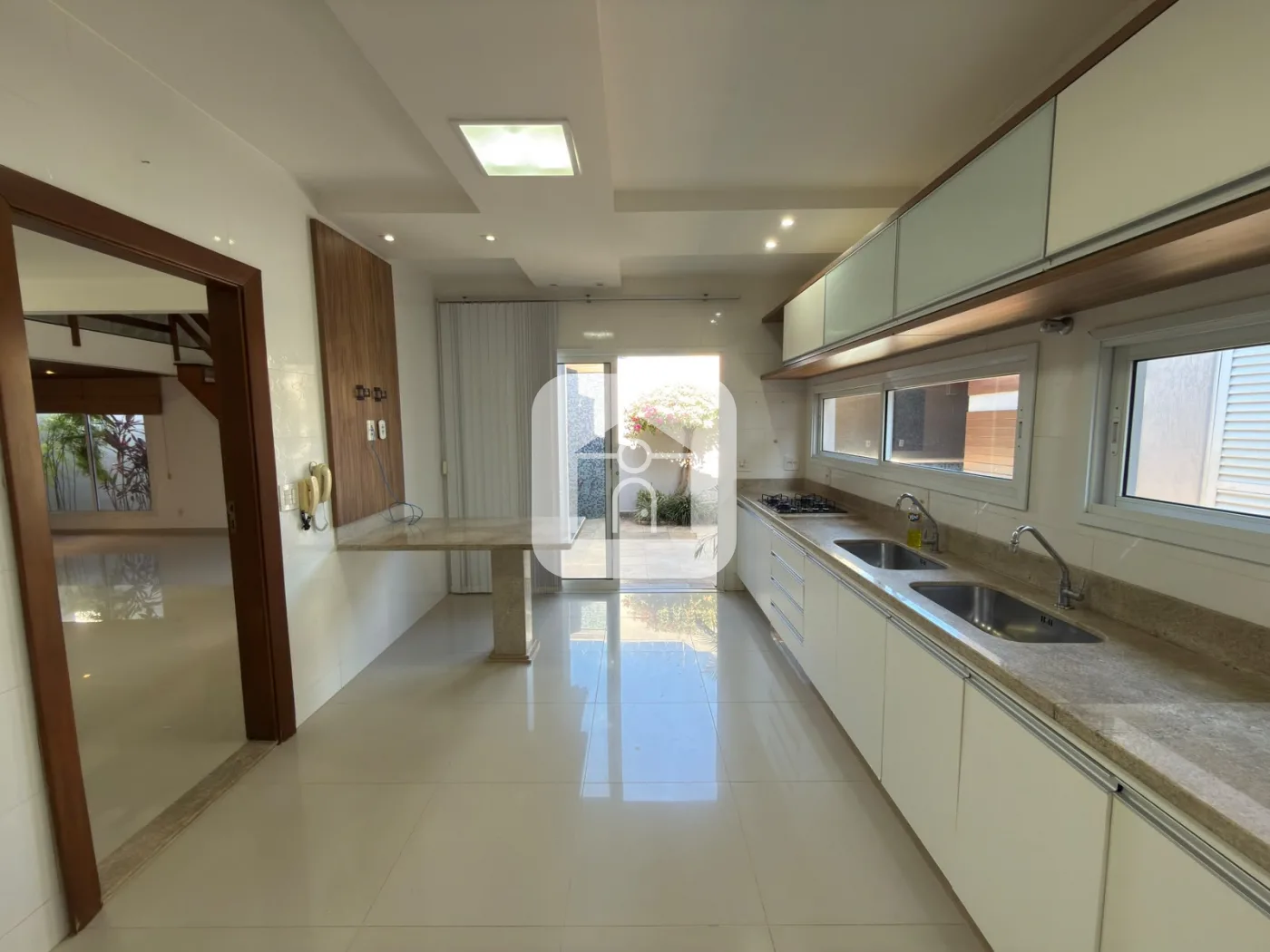 Alugar Casa / Padr&atilde;o em Uberl&acirc;ndia R$ 6.700,00 - Foto 12