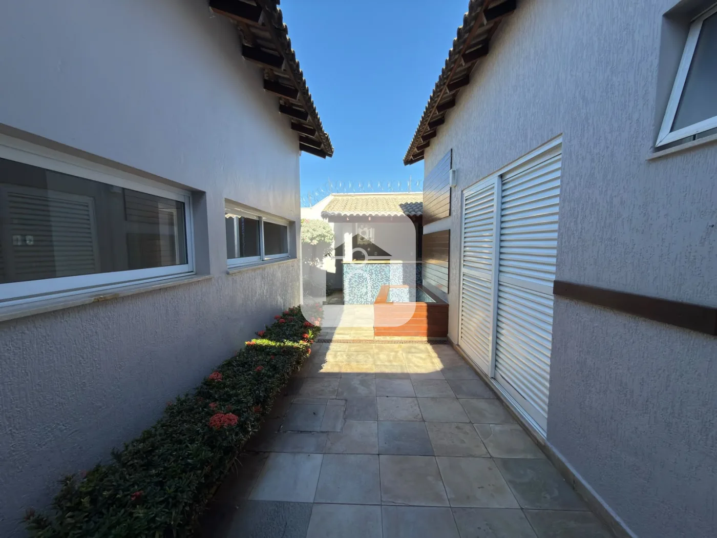 Alugar Casa / Padr&atilde;o em Uberl&acirc;ndia R$ 6.700,00 - Foto 18