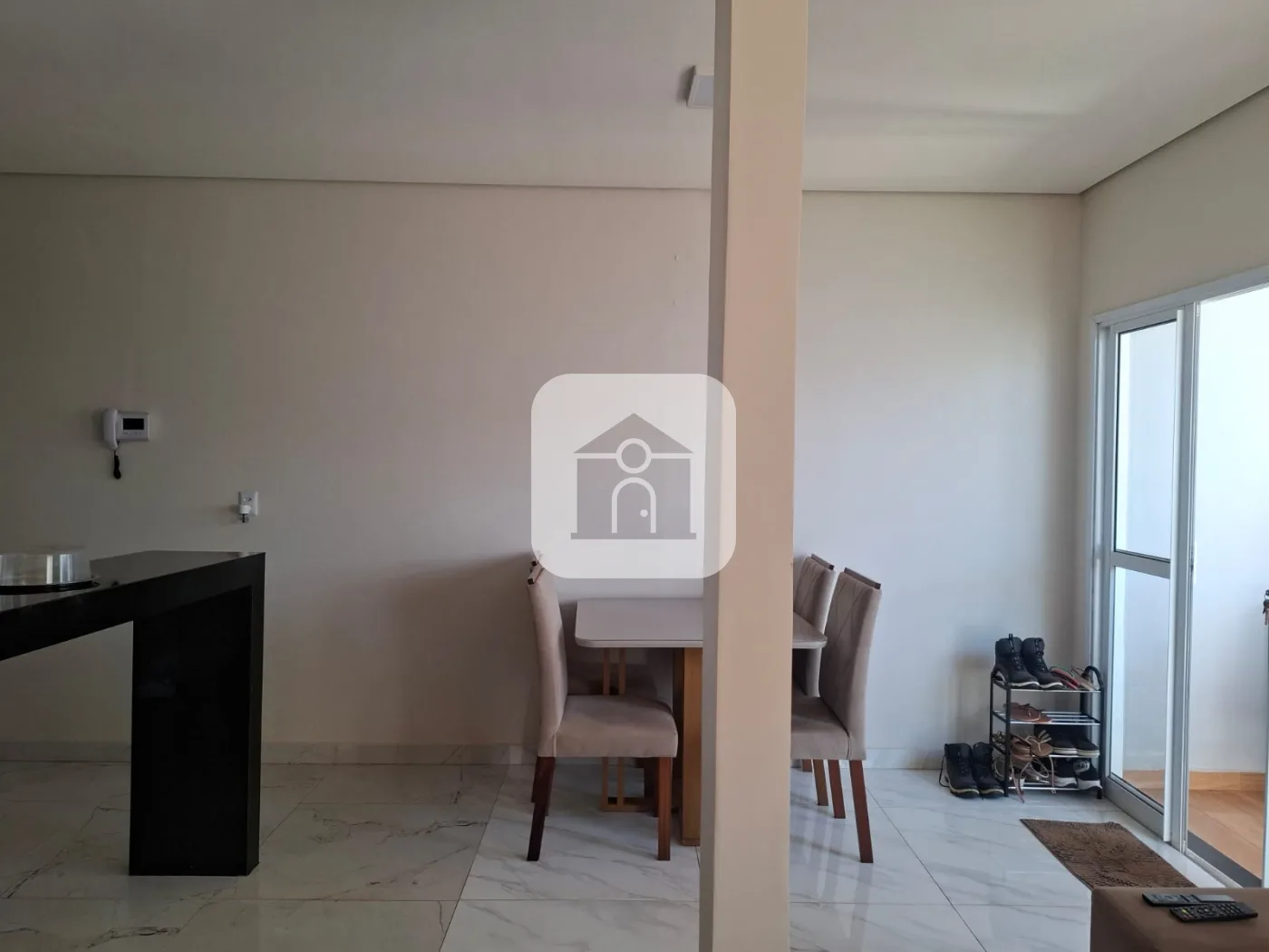 Alugar Casa / Padr&atilde;o em Uberl&acirc;ndia R$ 2.000,00 - Foto 4