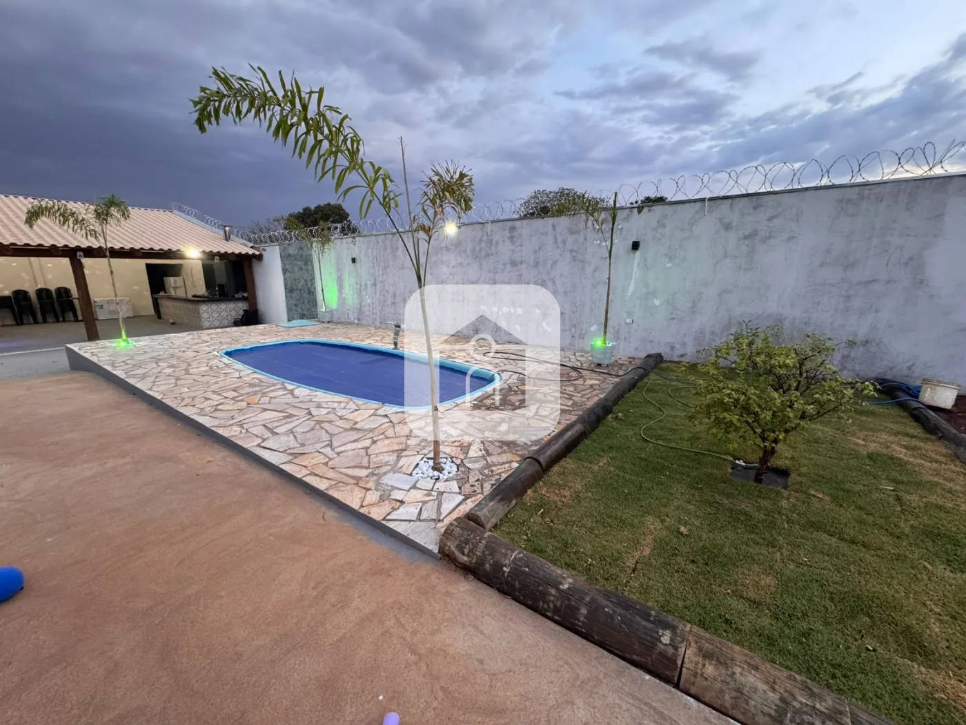 Alugar Rural / Ch&aacute;cara em Uberl&acirc;ndia R$ 3.000,00 - Foto 1