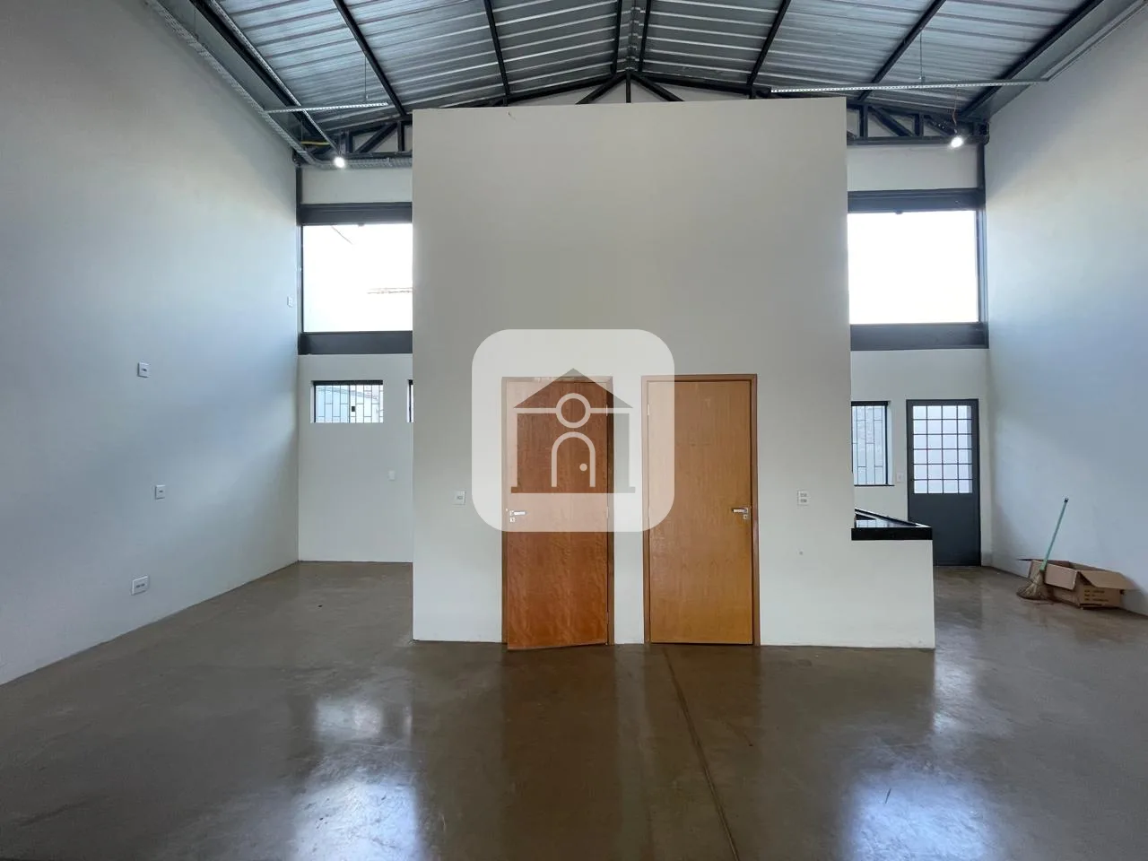 Alugar Comercial / Loja em Uberl&acirc;ndia R$ 10.000,00 - Foto 6