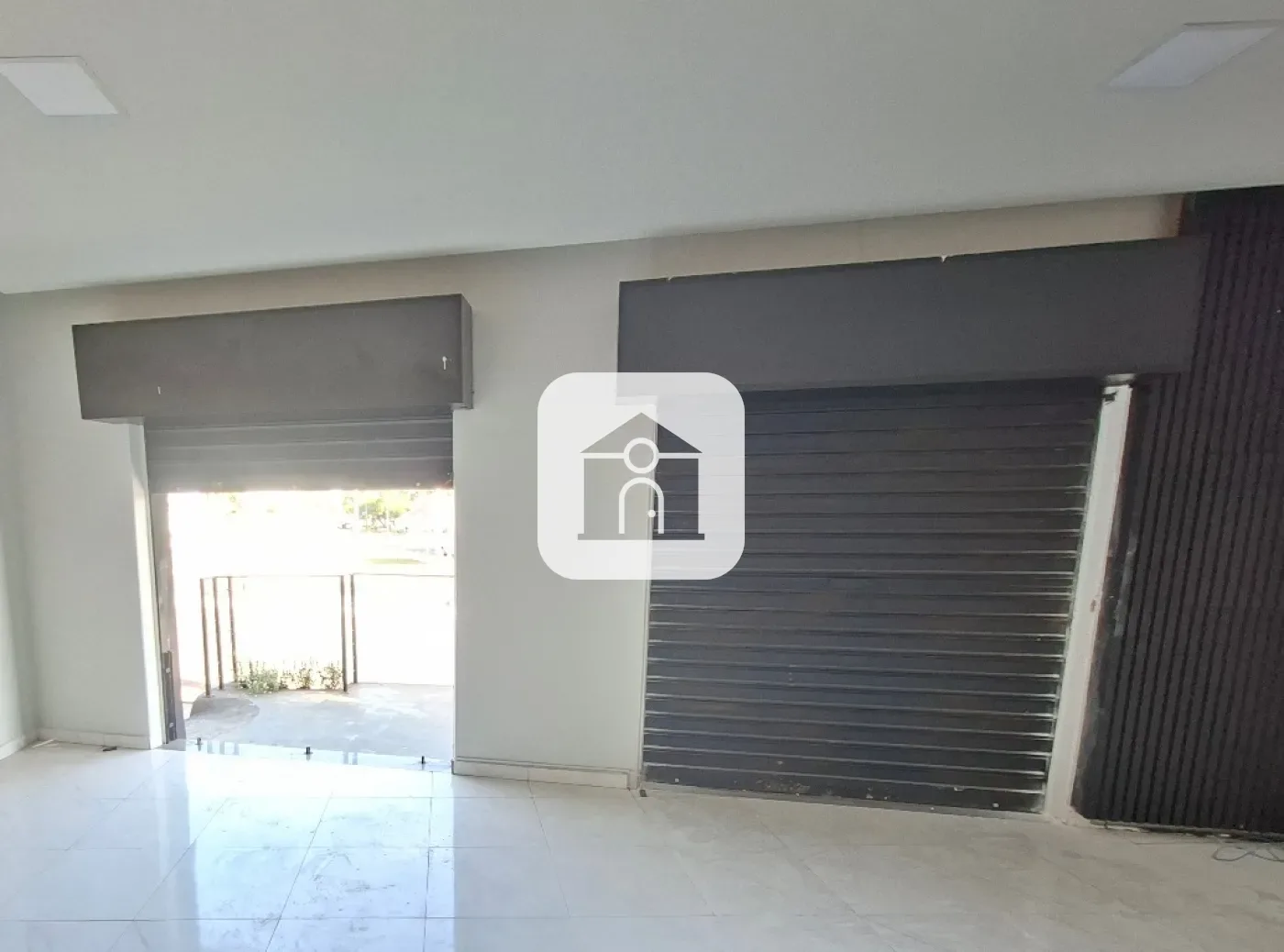 Alugar Comercial / Loja em Uberl&acirc;ndia R$ 2.000,00 - Foto 2