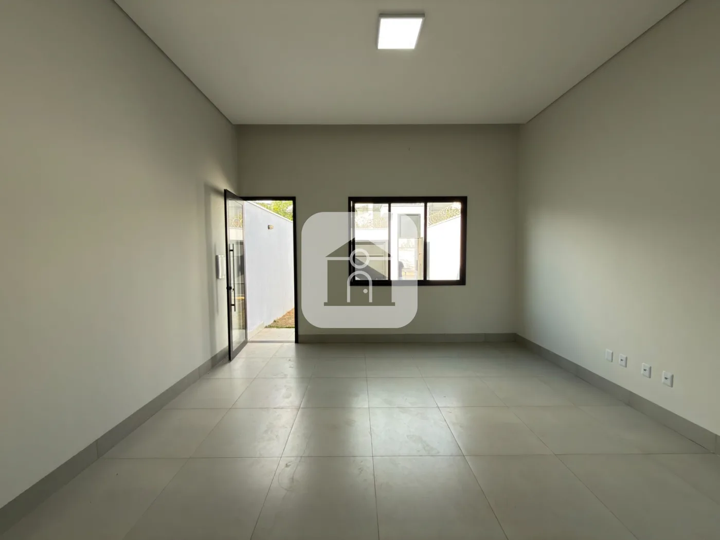 Alugar Casa / Padr&atilde;o em Uberl&acirc;ndia R$ 2.600,00 - Foto 2