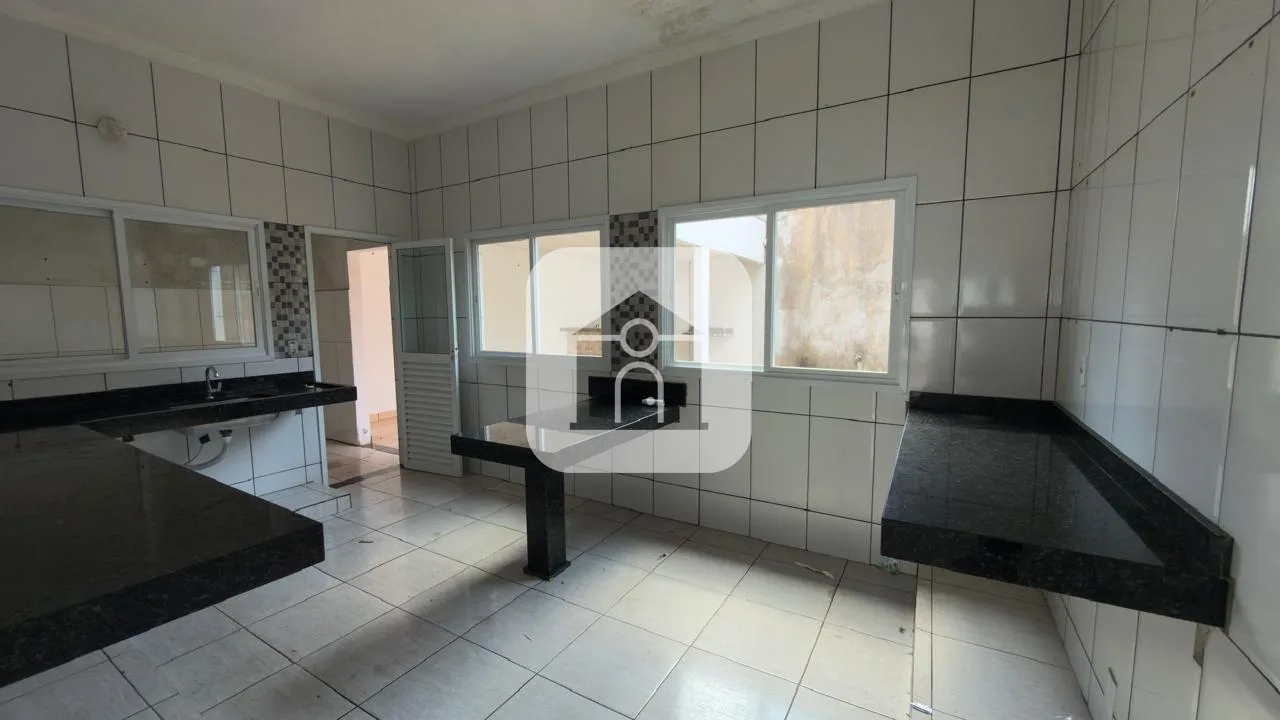Alugar Casa / Padr&atilde;o em Uberl&acirc;ndia R$ 1.900,00 - Foto 3