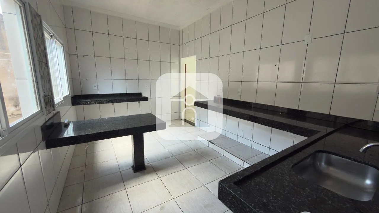 Alugar Casa / Padr&atilde;o em Uberl&acirc;ndia R$ 1.900,00 - Foto 2