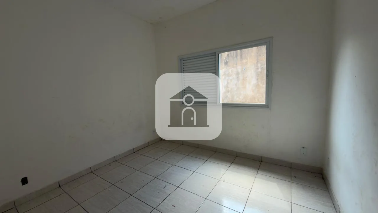 Alugar Casa / Padr&atilde;o em Uberl&acirc;ndia R$ 1.900,00 - Foto 6