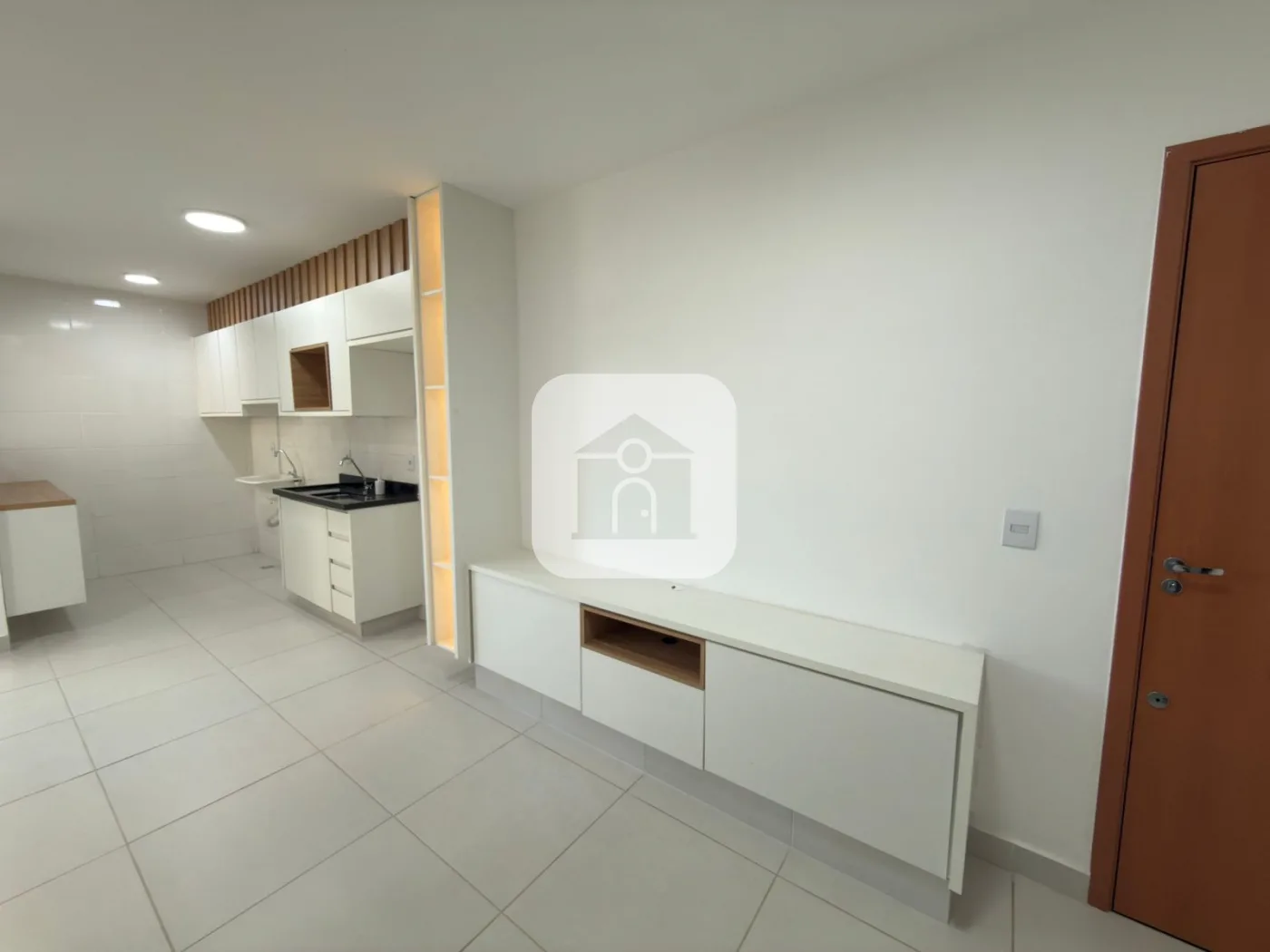 Alugar Apartamento / Padr&atilde;o em Uberl&acirc;ndia R$ 1.900,00 - Foto 2
