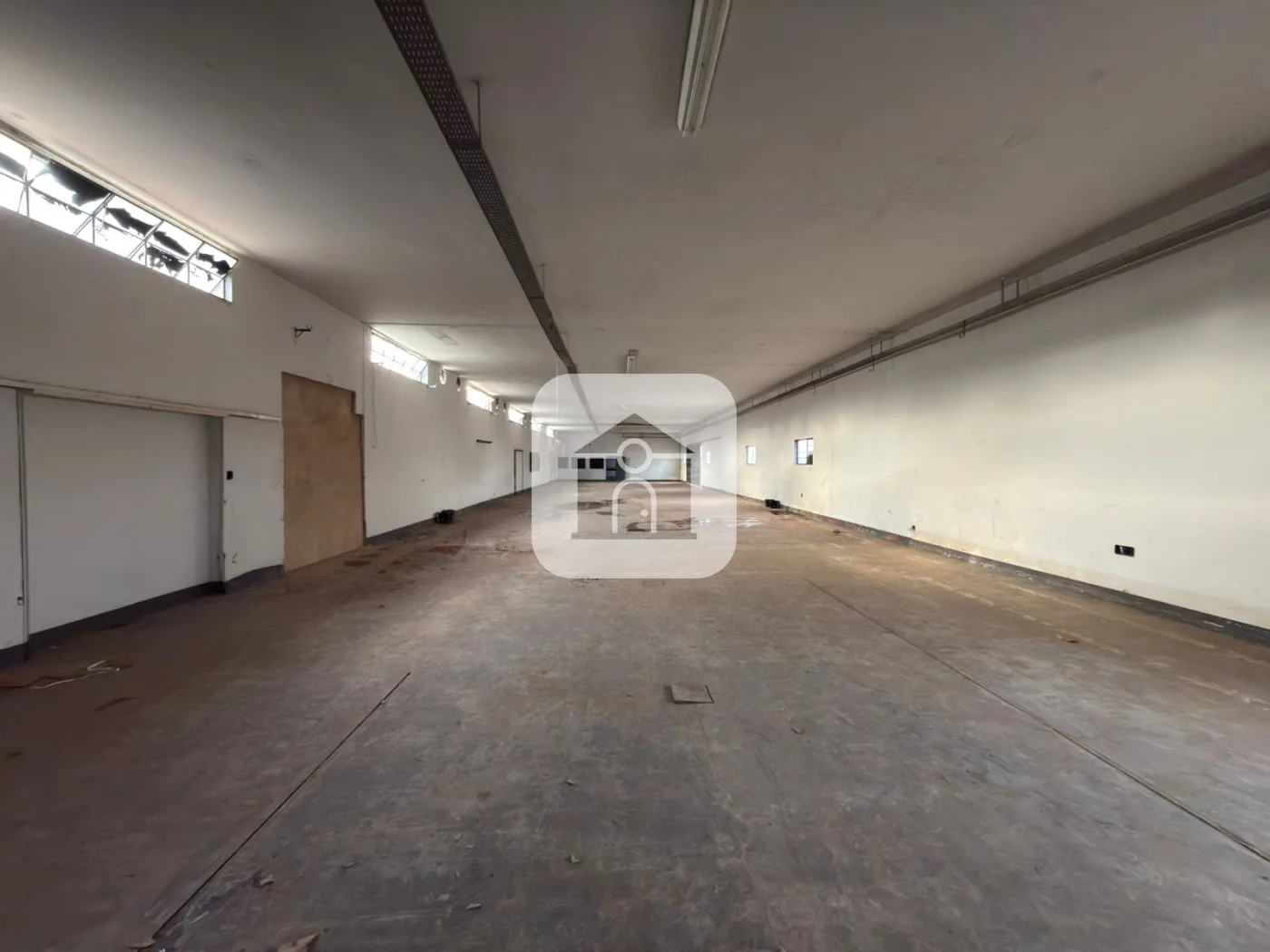 Alugar Comercial / Galp&atilde;o em Uberl&acirc;ndia R$ 30.000,00 - Foto 4